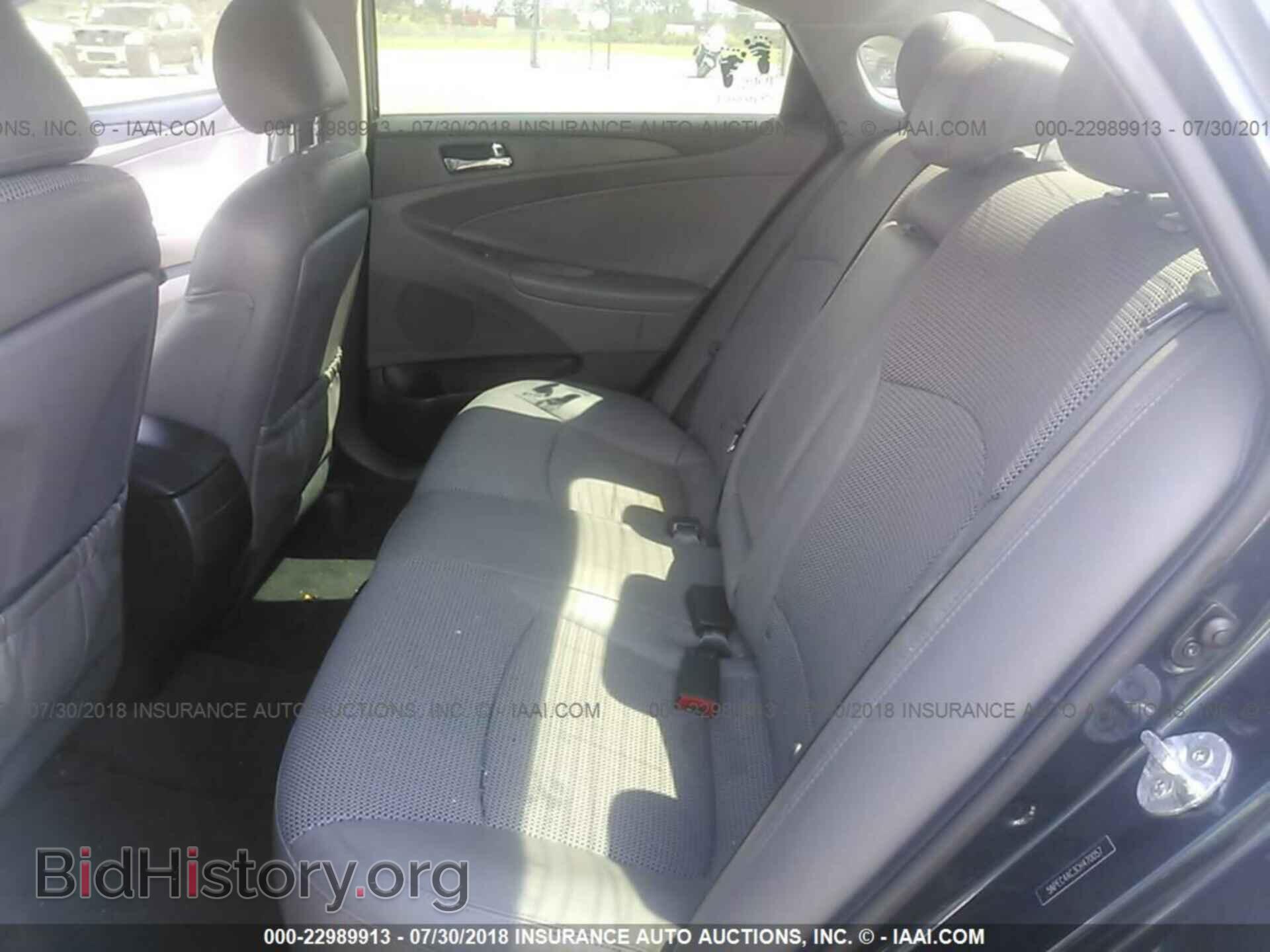 2012 Hyundai Sonata - VIN: 5NPEC4AC3CH470057 - Photo 8
