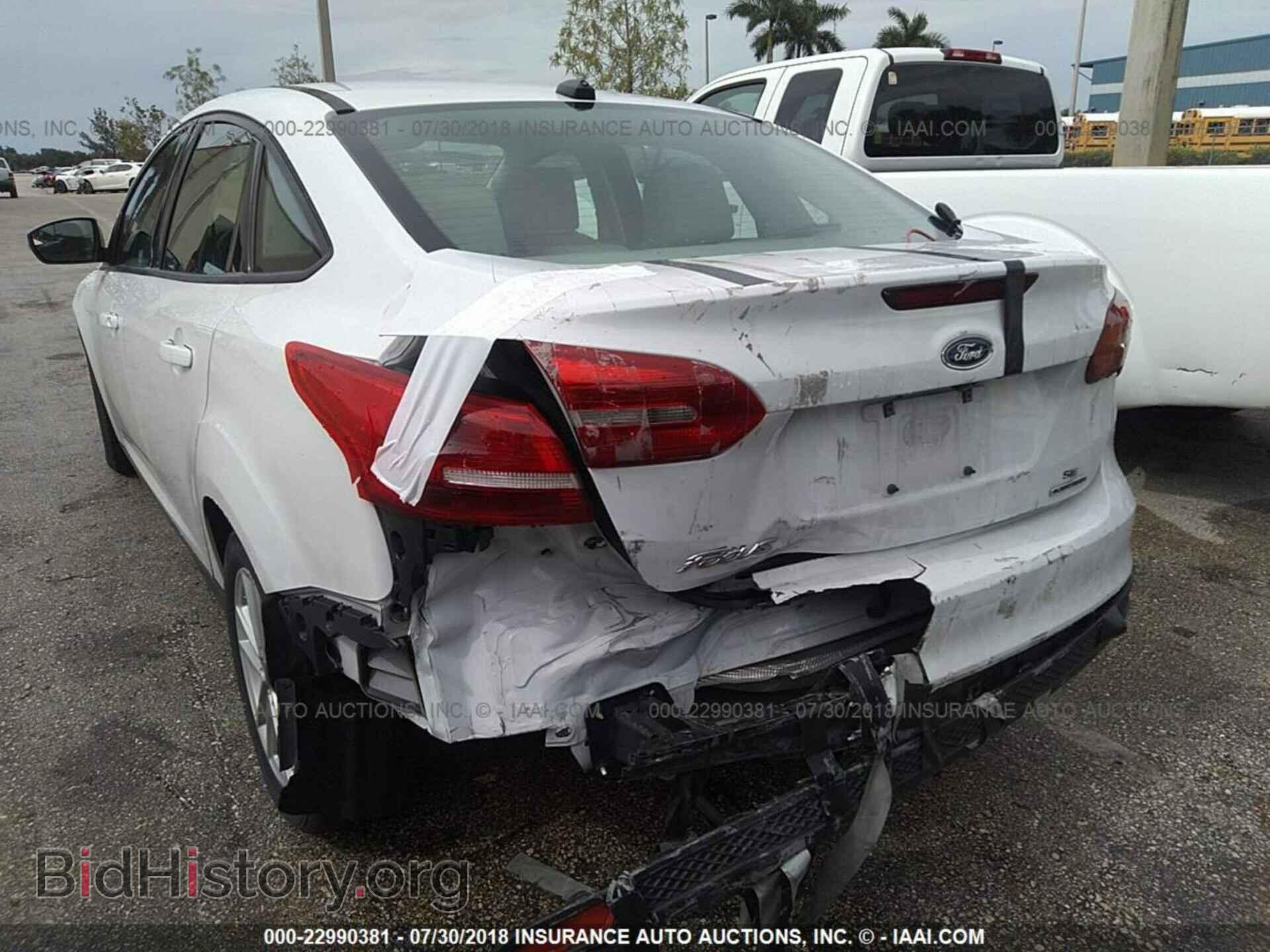 2016 Ford Focus - VIN: 1FADP3F23GL364628 - Photo 6