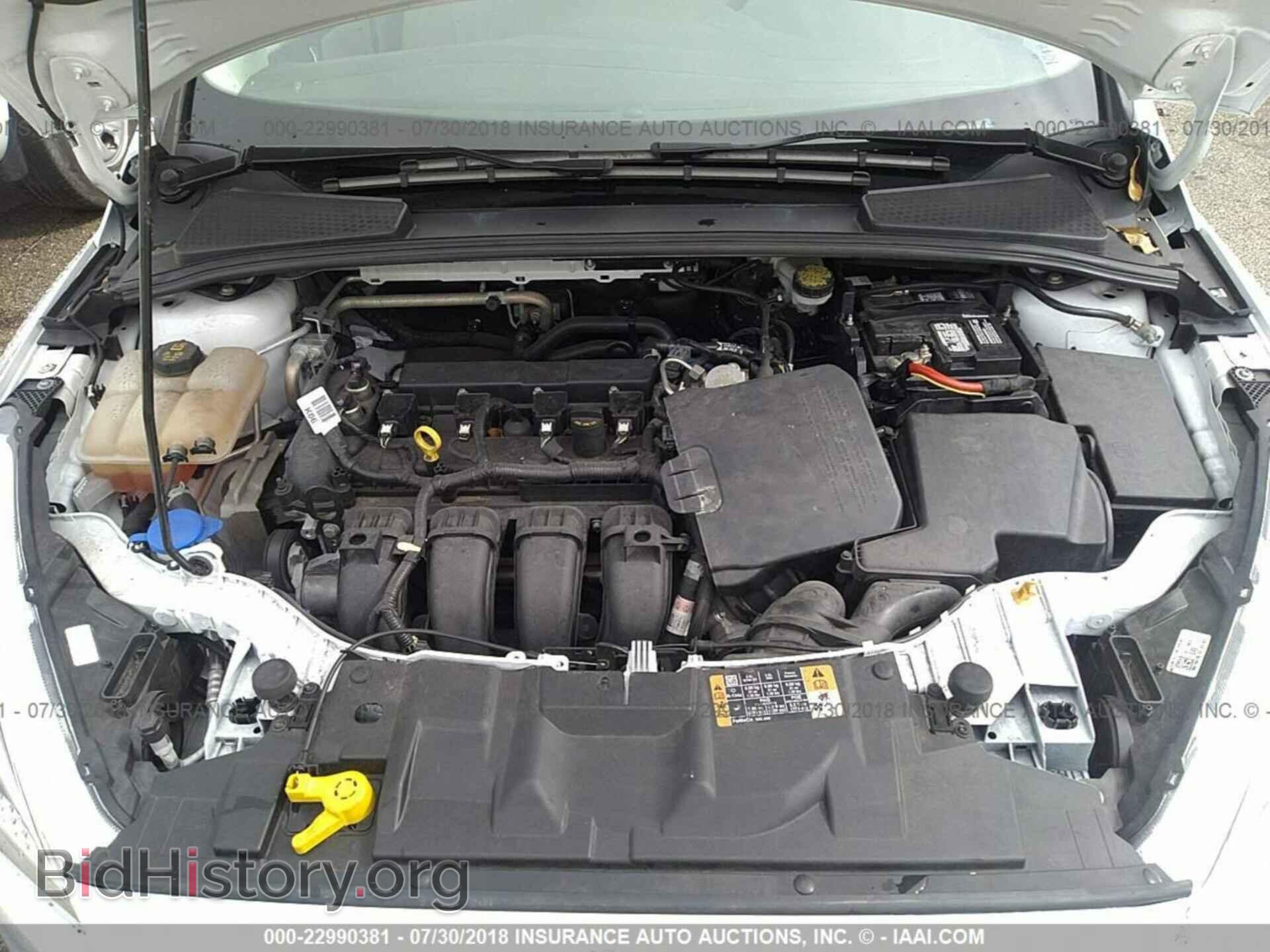 2016 Ford Focus - VIN: 1FADP3F23GL364628 - Photo 10