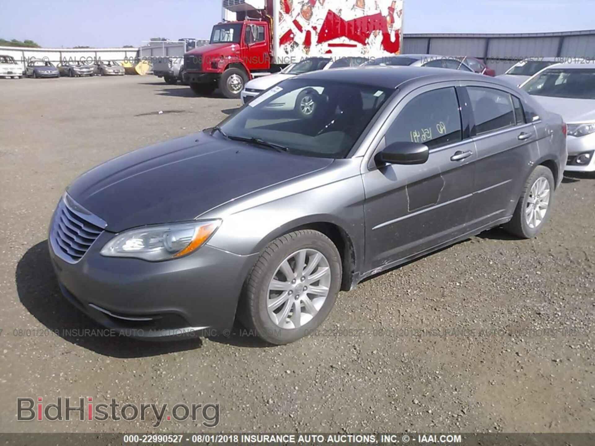 2013 Chrysler 200 - VIN: 1C3CCBBG7DN697173 - Photo 2