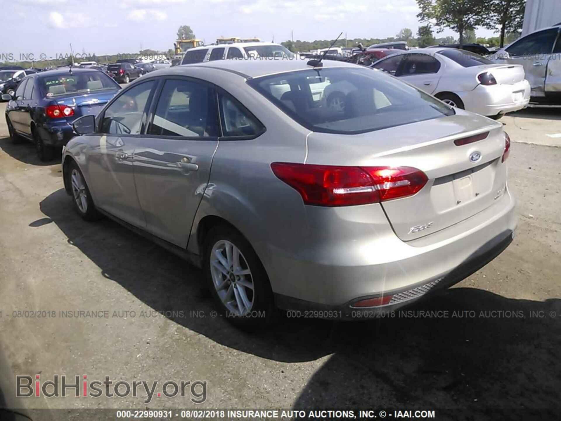 2015 Ford Focus - VIN: 1FADP3F24FL230239 - Photo 3