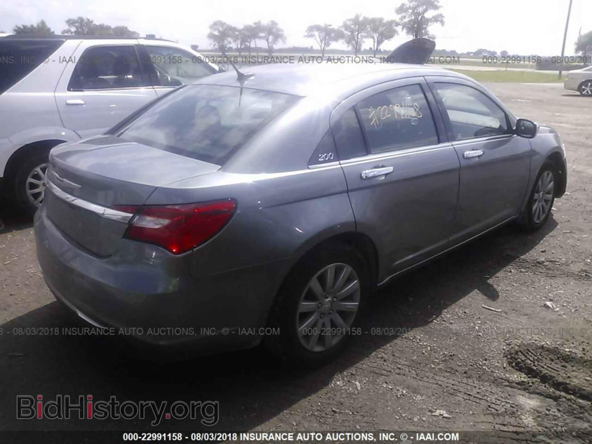 2011 Chrysler 200 - VIN: 1C3BC1FB3BN592891 - Фото 4