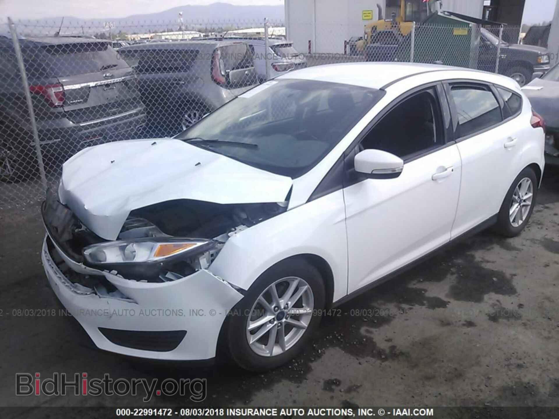 2016 Ford Focus - VIN: 1FADP3K20GL363488 - Photo 2