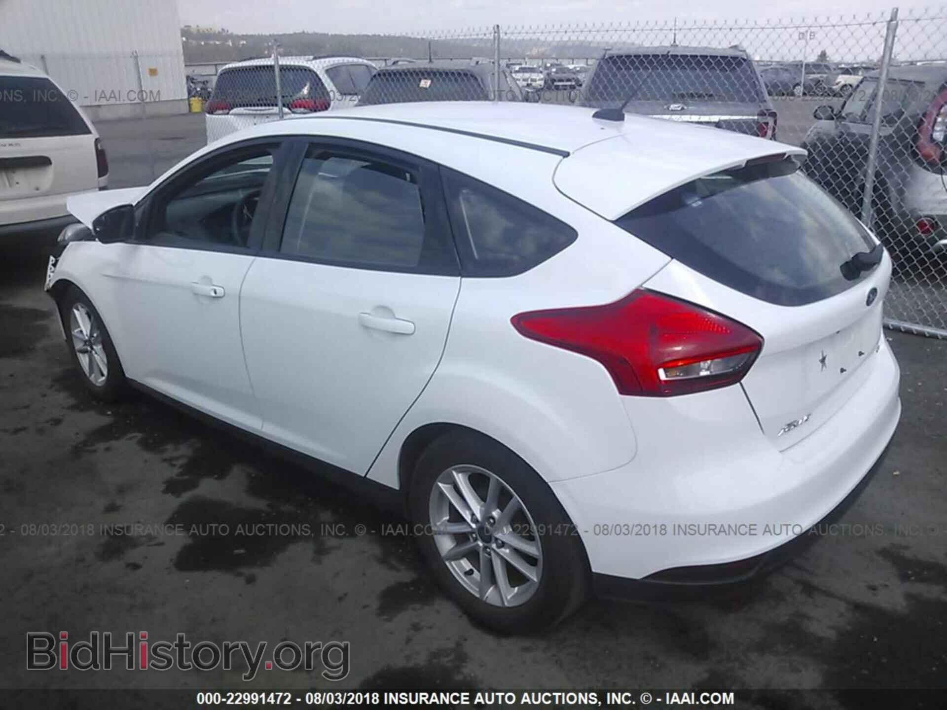2016 Ford Focus - VIN: 1FADP3K20GL363488 - Photo 3