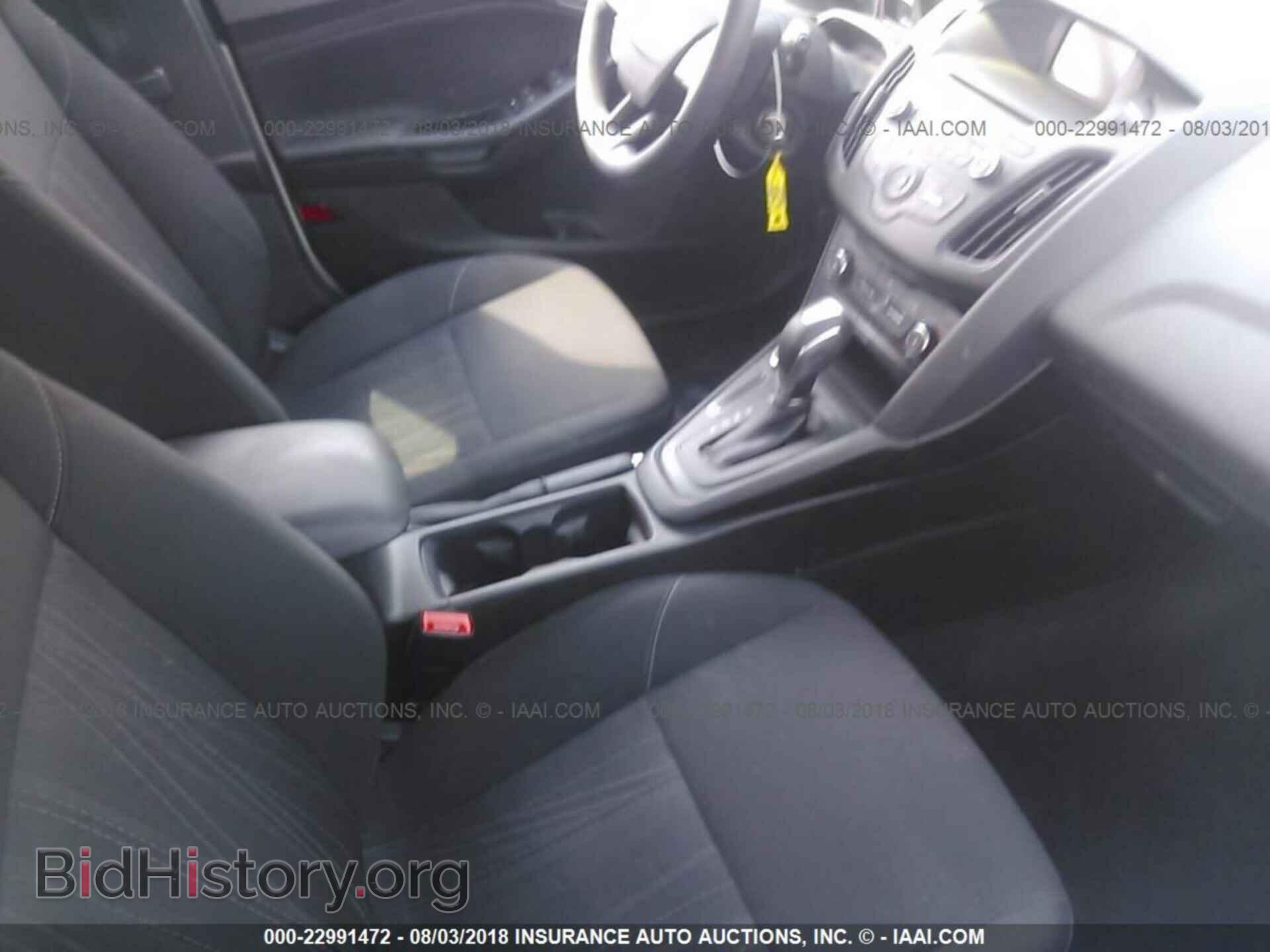 2016 Ford Focus - VIN: 1FADP3K20GL363488 - Photo 5