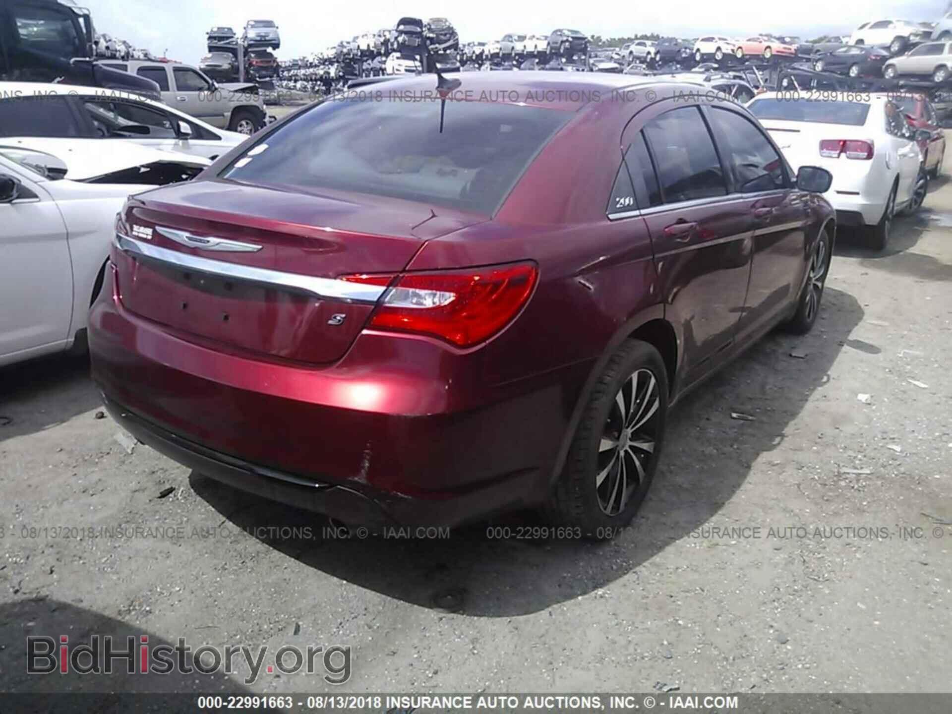 2014 Chrysler 200 - VIN: 1C3CCBBG1EN117529 - Фото 4