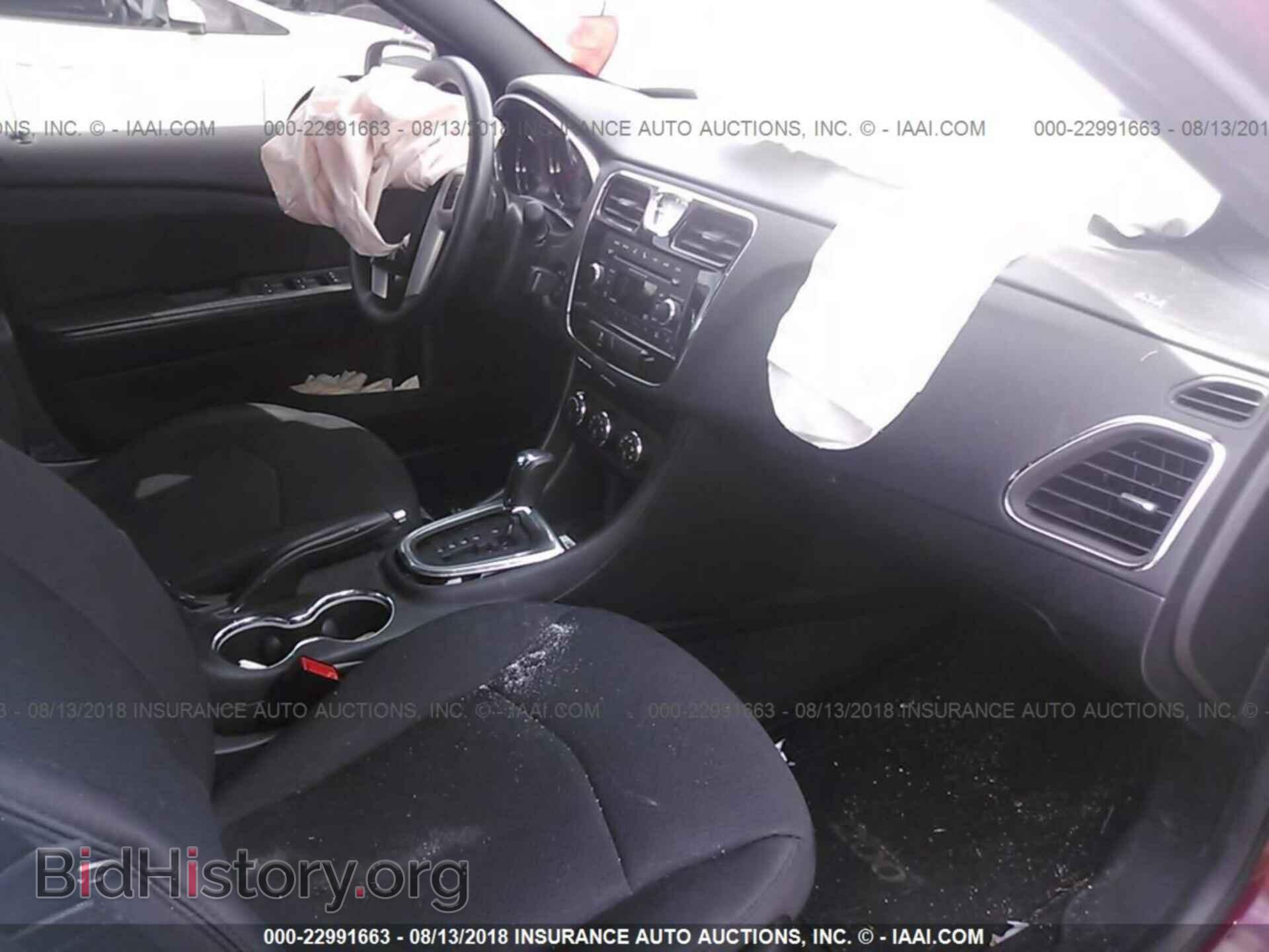 2014 Chrysler 200 - VIN: 1C3CCBBG1EN117529 - Фото 5