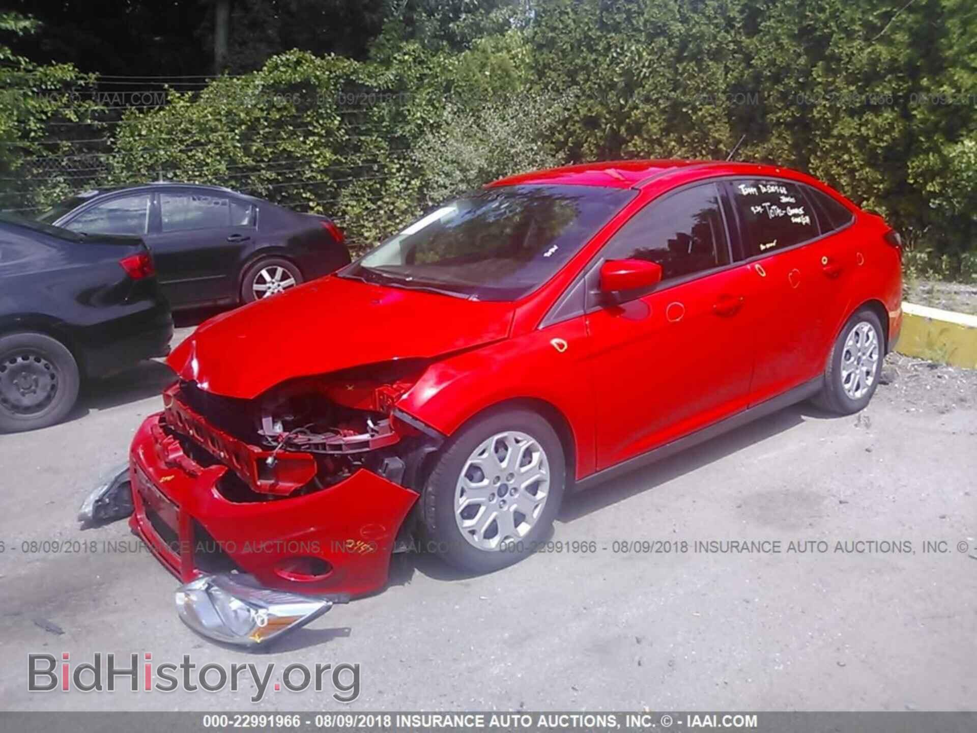 2012 Ford Focus - VIN: 1FAHP3F20CL185152 - Photo 2