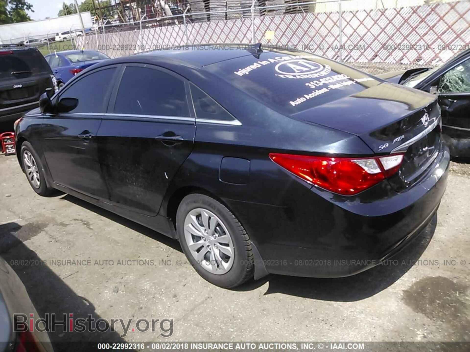 2012 Hyundai Sonata - VIN: 5NPEB4AC7CH490802 - Фото 3