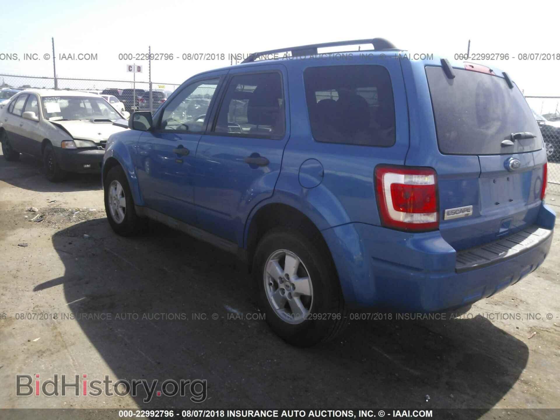 2011 Ford Escape - VIN: 1FMCU0D75BKB67076 - Фото 3