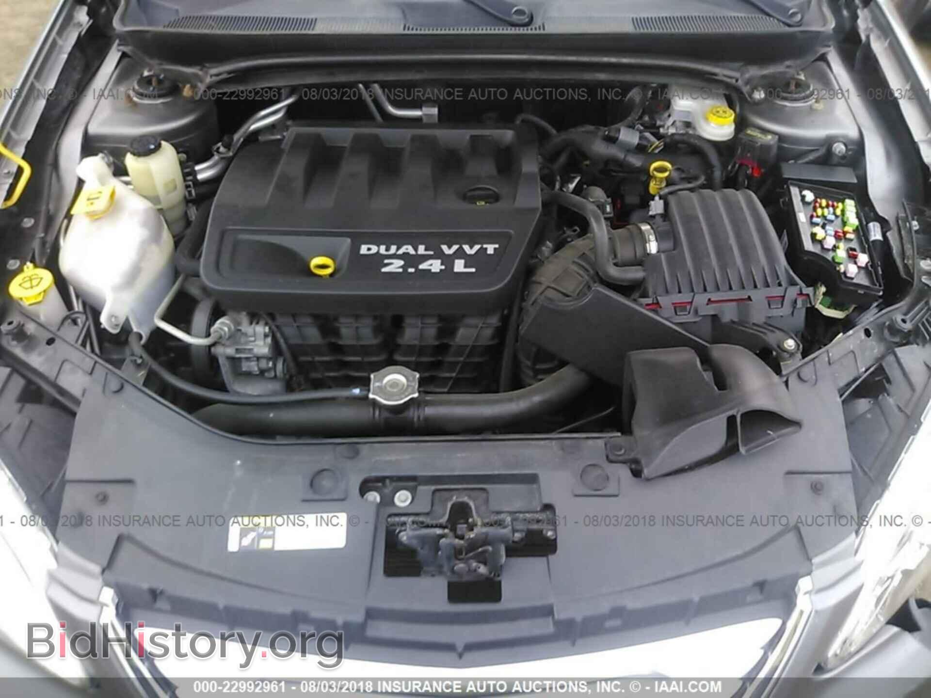 2013 Chrysler 200 - VIN: 1C3CCBAB0DN735834 - Фото 10
