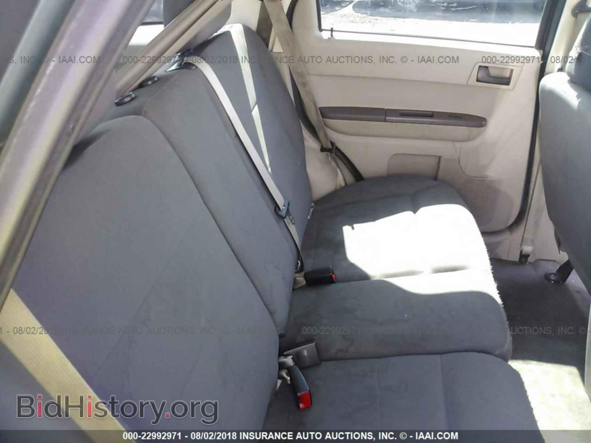 2011 Ford Escape - VIN: 1FMCU0C78BKA29209 - Фото 8