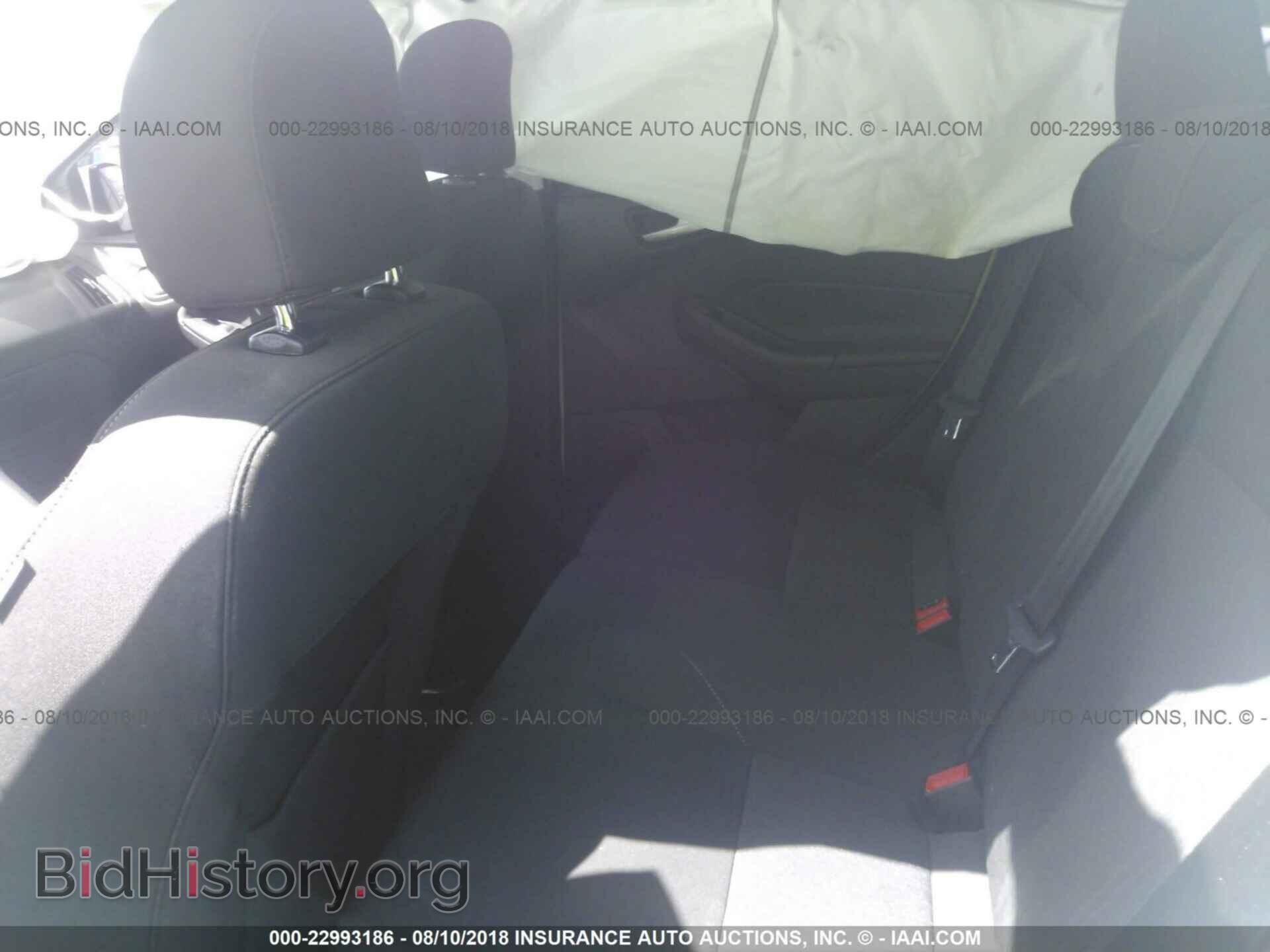 2015 Ford Focus - VIN: 1FADP3K29FL242277 - Photo 8