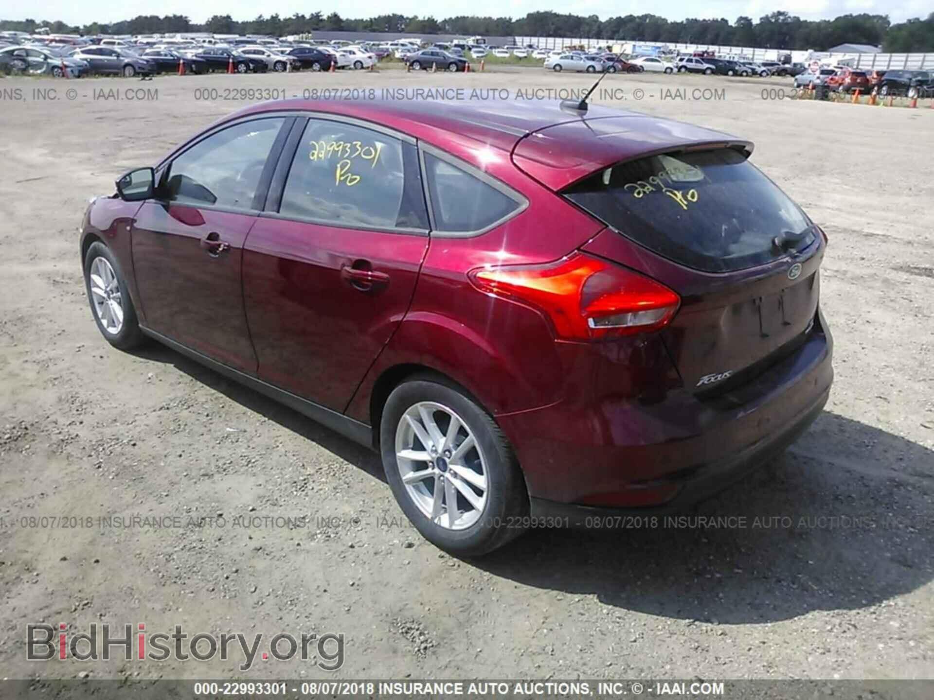 2016 Ford Focus - VIN: 1FADP3K26GL246207 - Photo 3