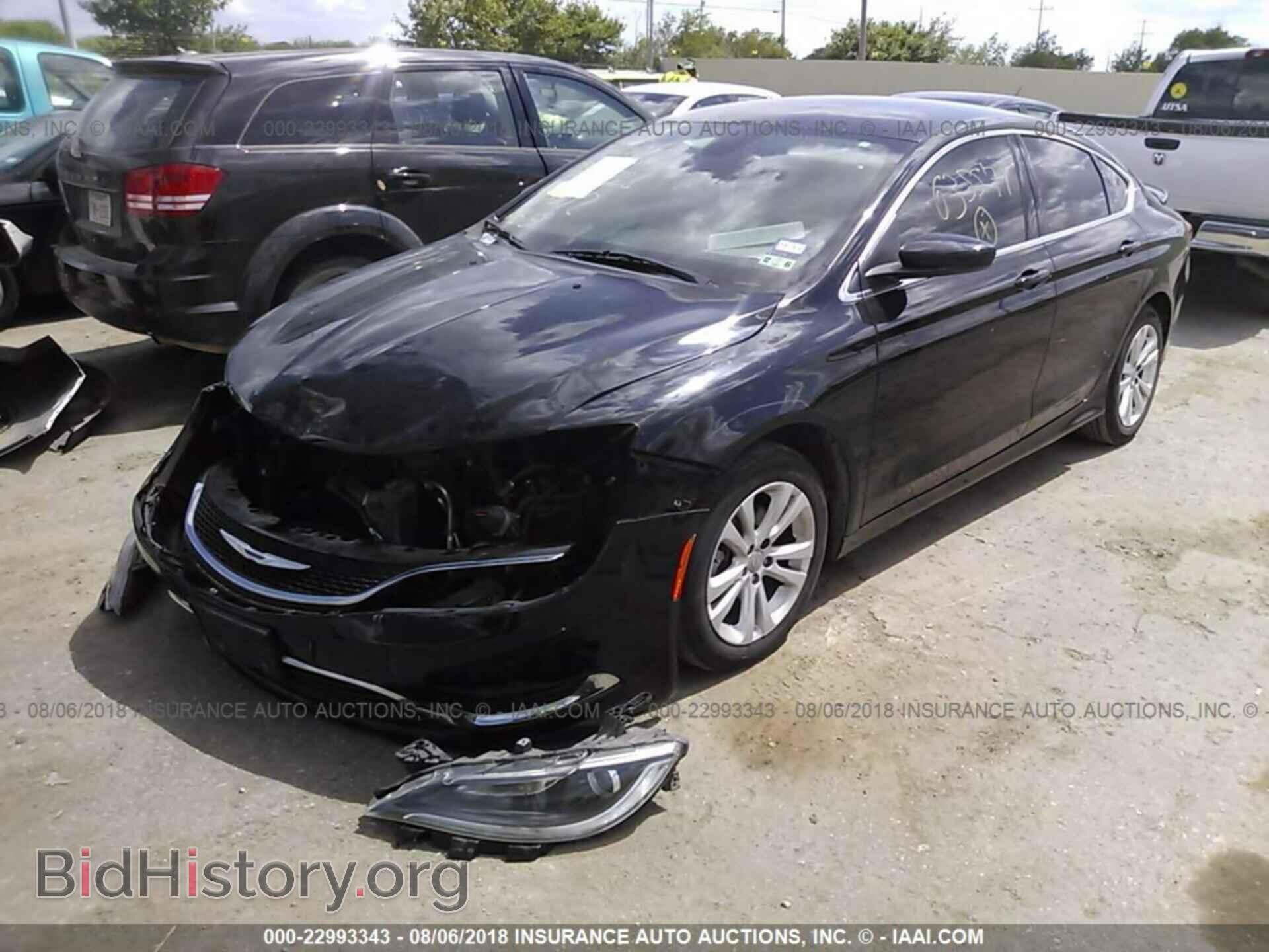 2015 Chrysler 200 - VIN: 1C3CCCAB9FN635577 - Photo 2