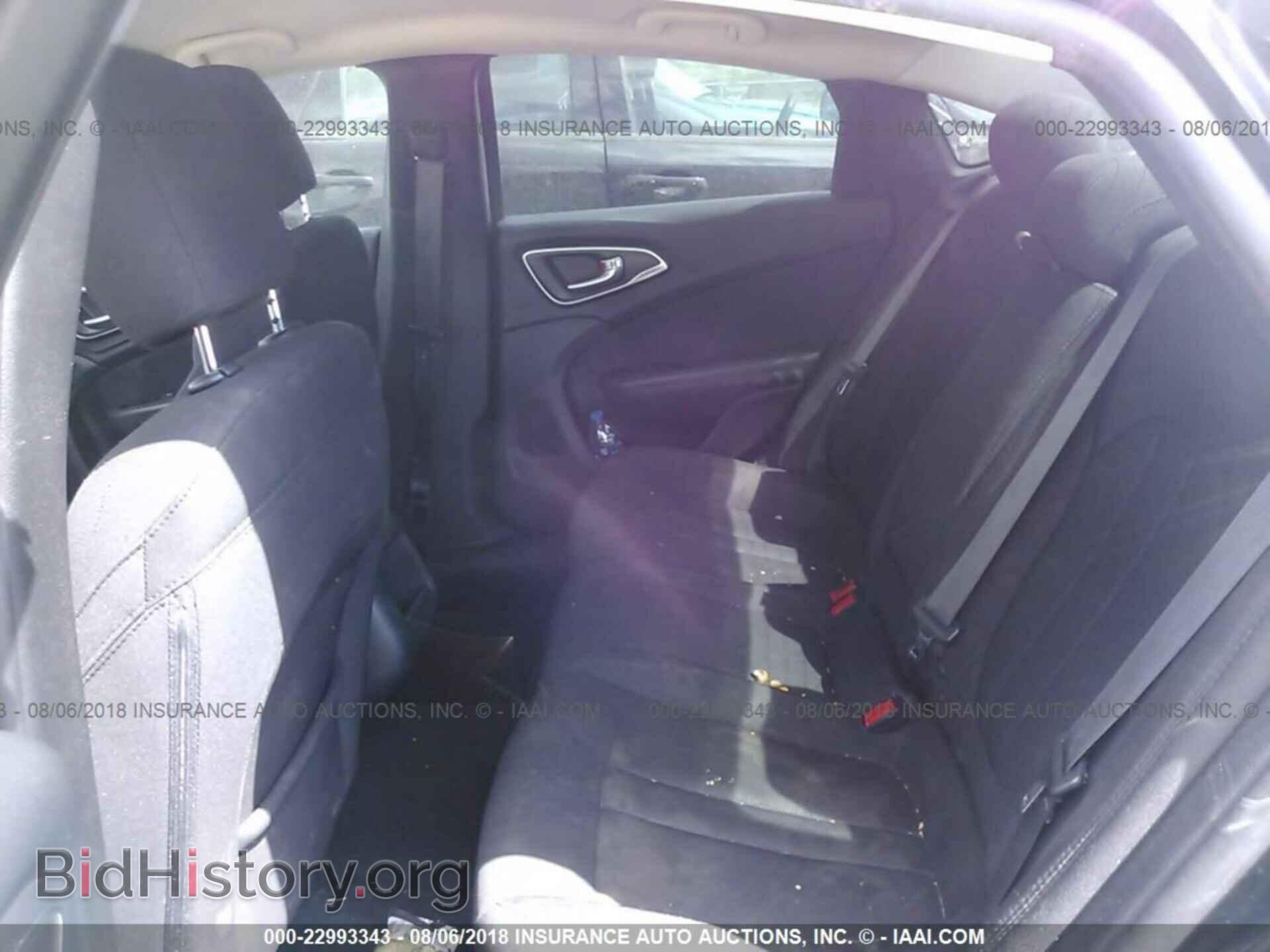 2015 Chrysler 200 - VIN: 1C3CCCAB9FN635577 - Photo 8