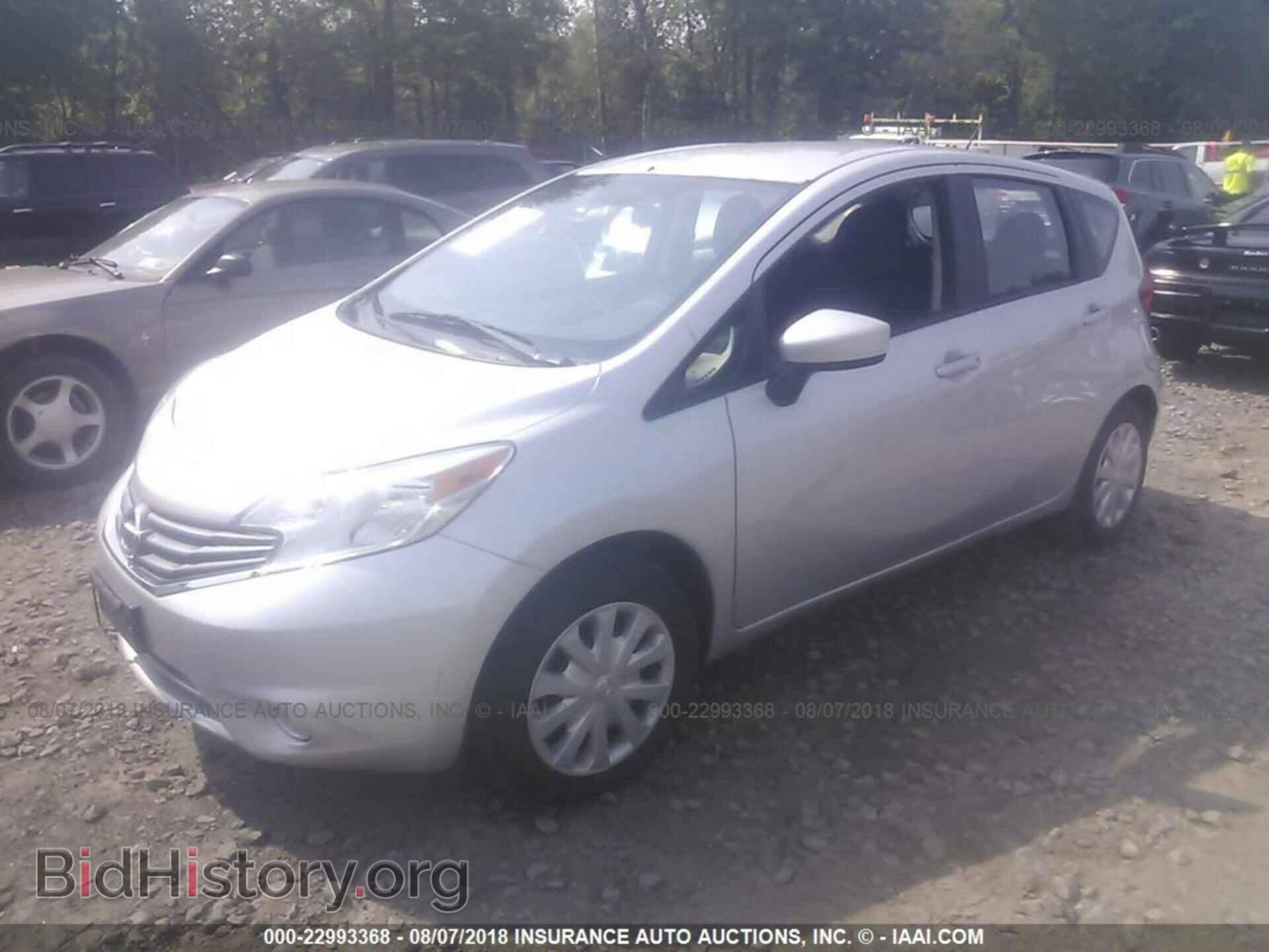 2015 Nissan Versa note - VIN: 3N1CE2CP8FL417352 - Фото 2