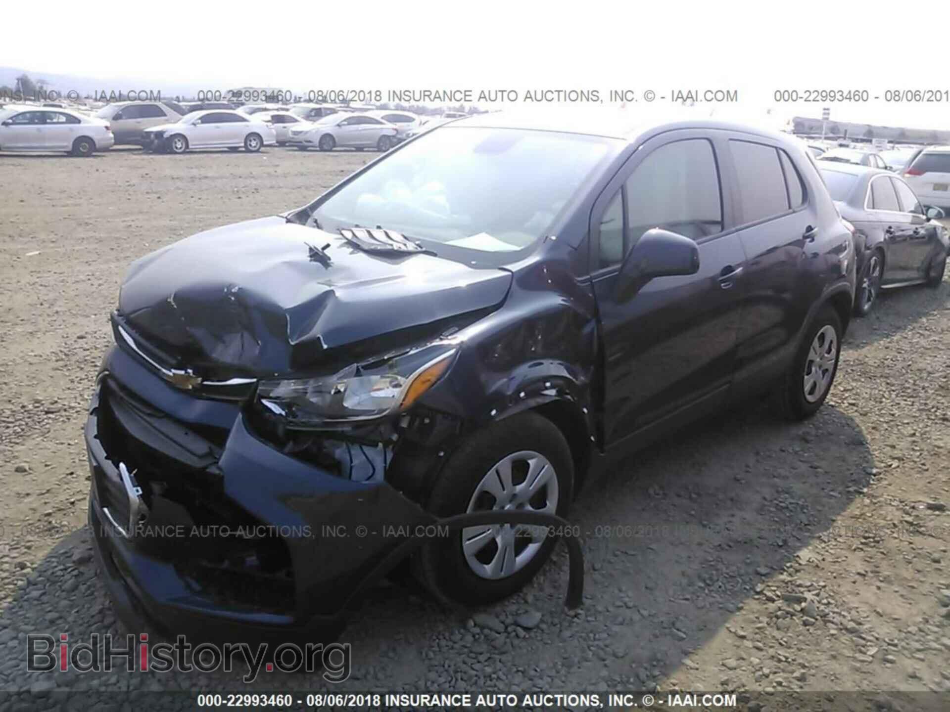 2018 Chevrolet Trax - VIN: 3GNCJKSB7JL315510 - Фото 2