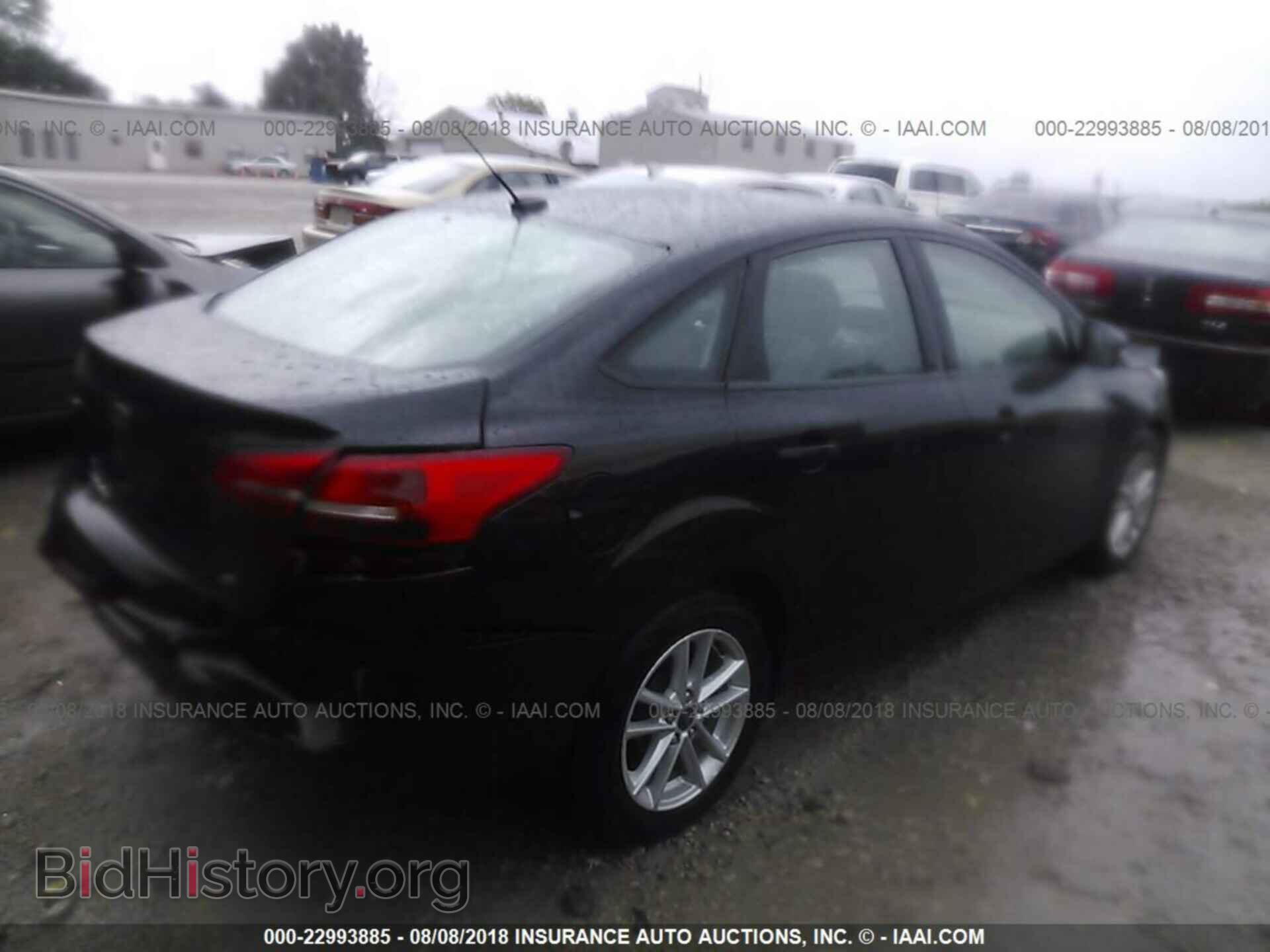 2016 Ford Focus - VIN: 1FADP3F29GL348434 - Photo 4