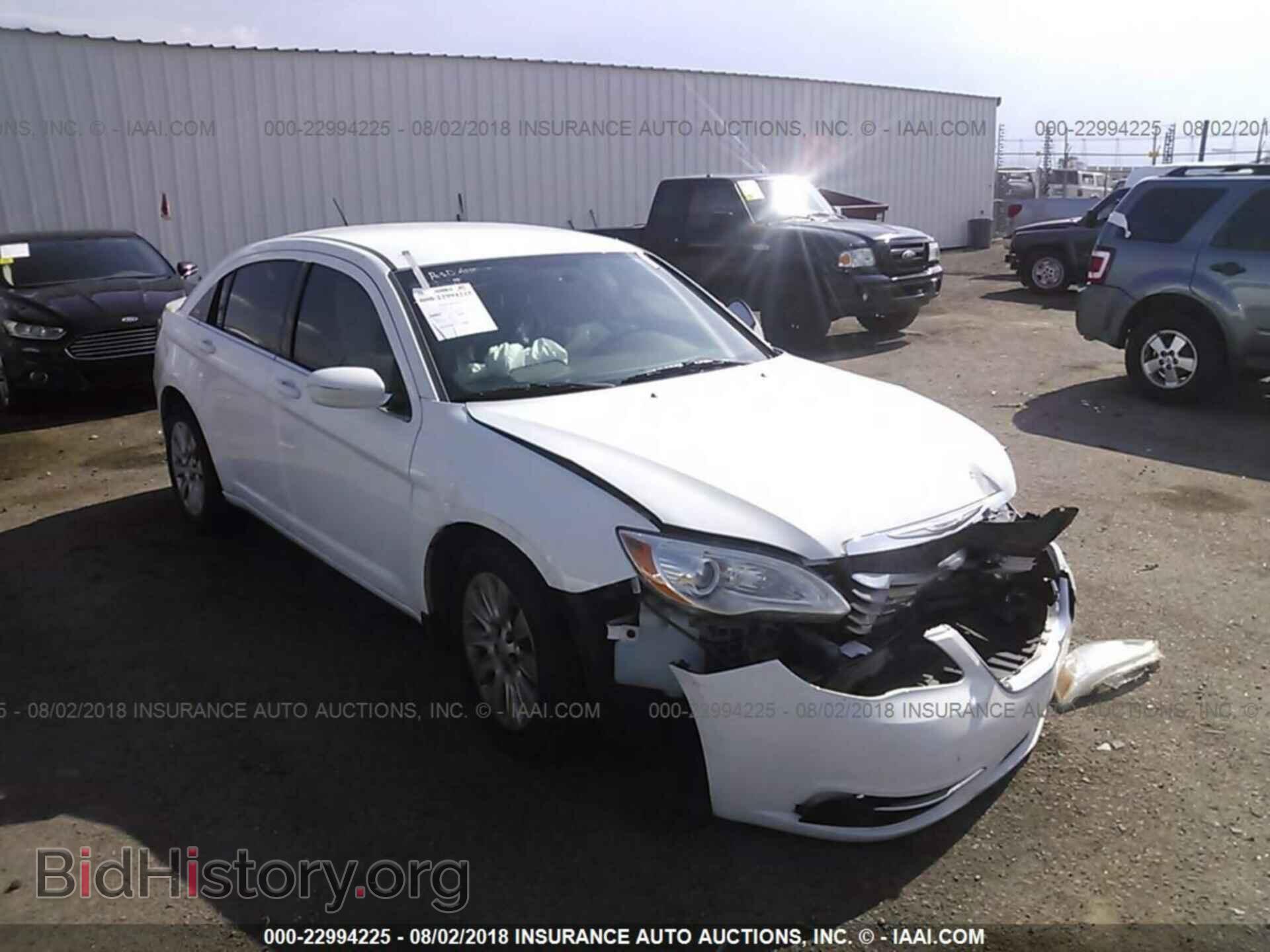 Photo 1C3CCBAB5EN206977 - Chrysler 200 2014