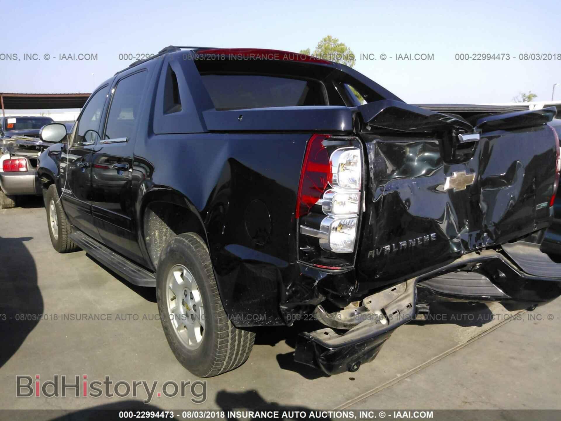 2011 Chevrolet Avalanche - VIN: 3GNMCEE01BG402128 - Photo 3