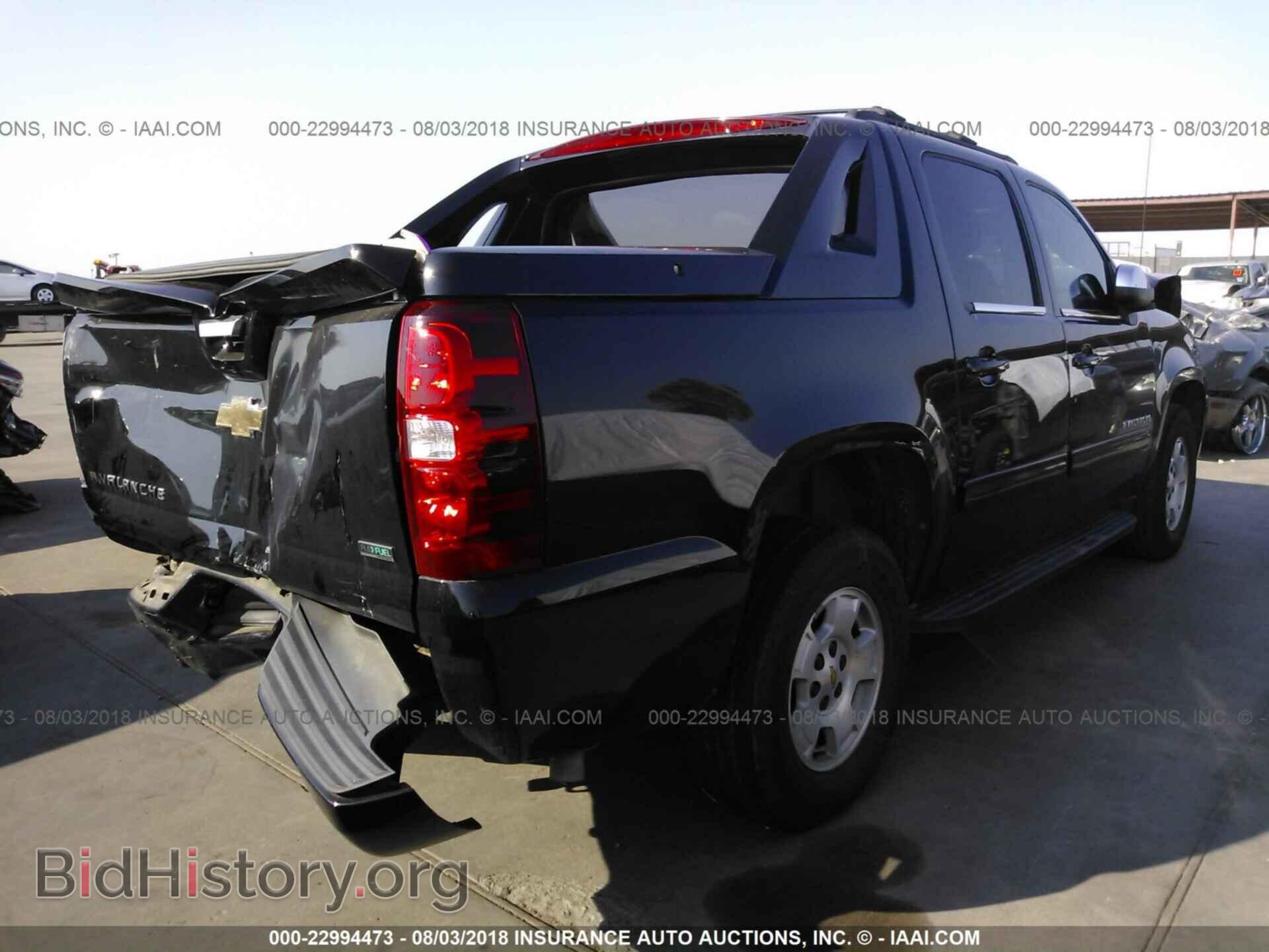 2011 Chevrolet Avalanche - VIN: 3GNMCEE01BG402128 - Photo 4