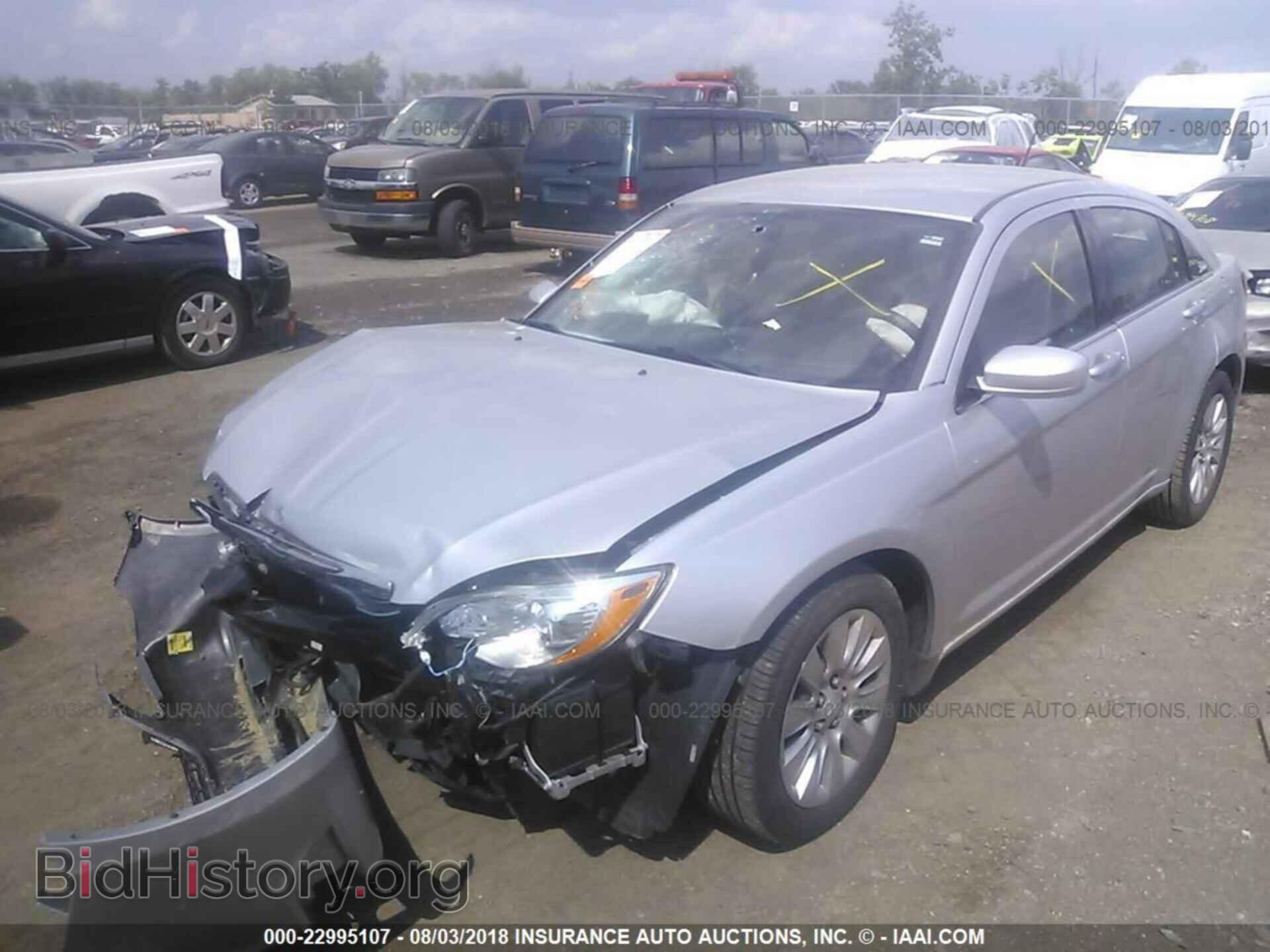 2012 Chrysler 200 - VIN: 1C3CCBAB5CN226286 - Photo 2