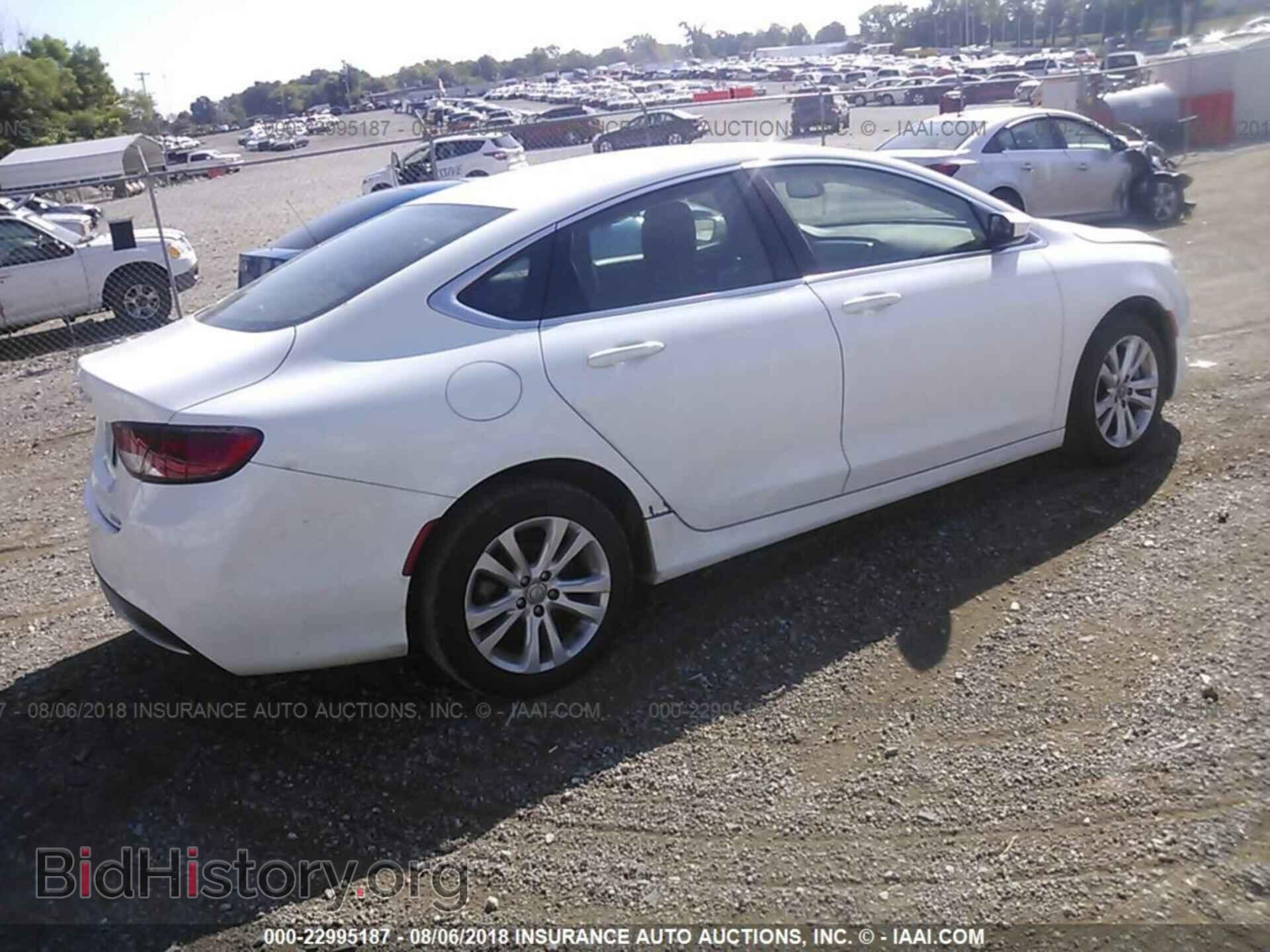 2016 Chrysler 200 - VIN: 1C3CCCAB4GN160843 - Photo 4