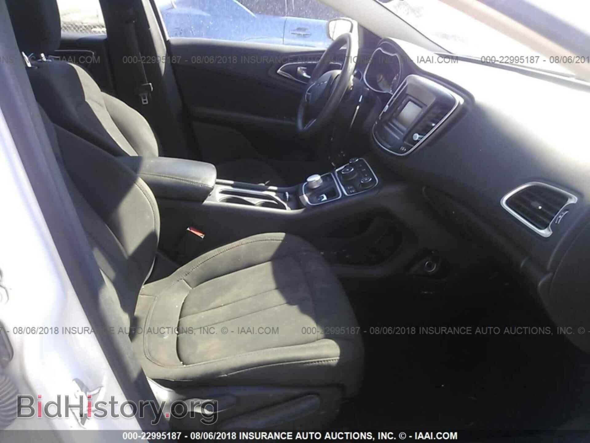 2016 Chrysler 200 - VIN: 1C3CCCAB4GN160843 - Photo 5