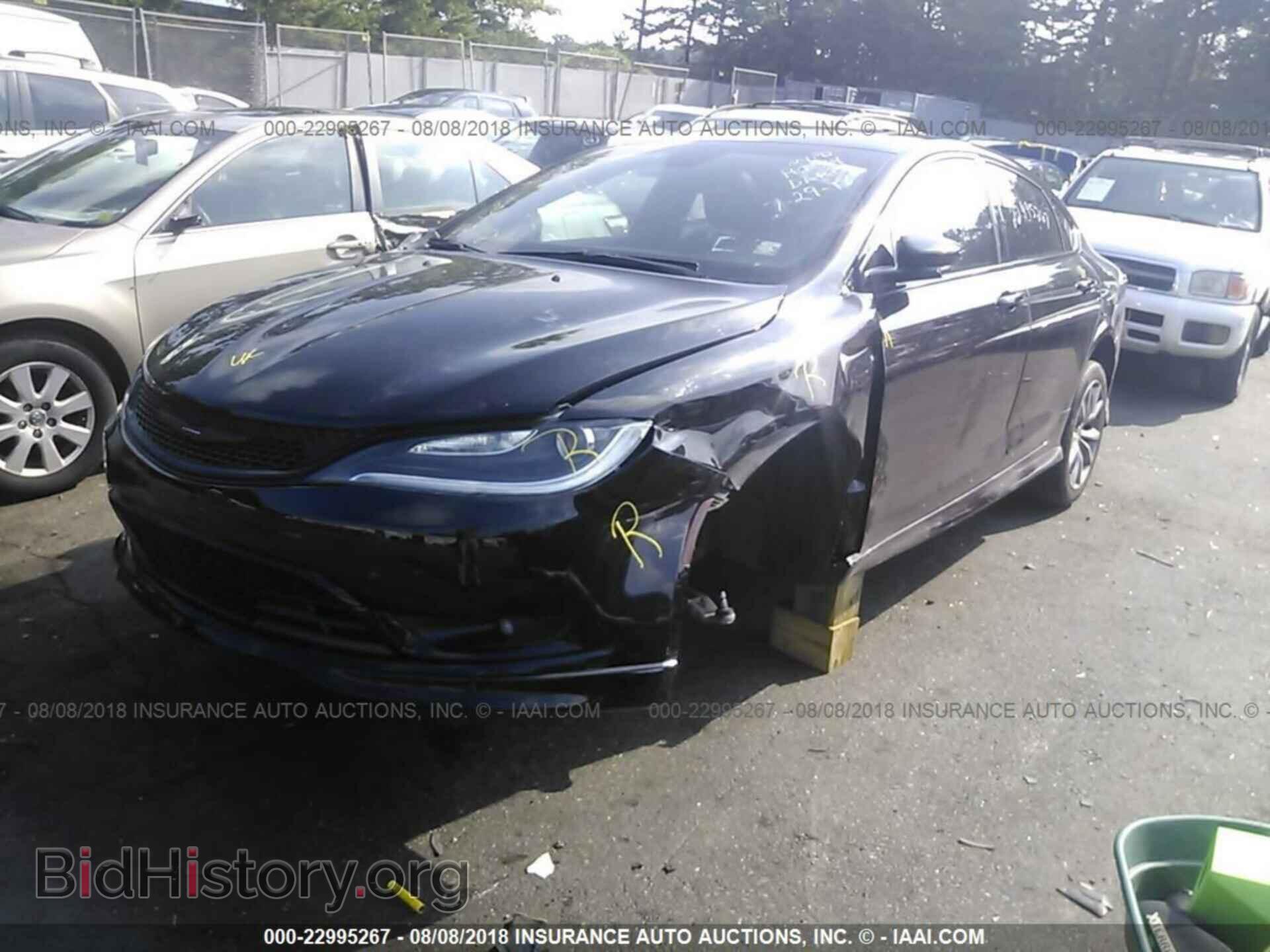 2016 Chrysler 200 - VIN: 1C3CCCBB0GN125618 - Фото 2