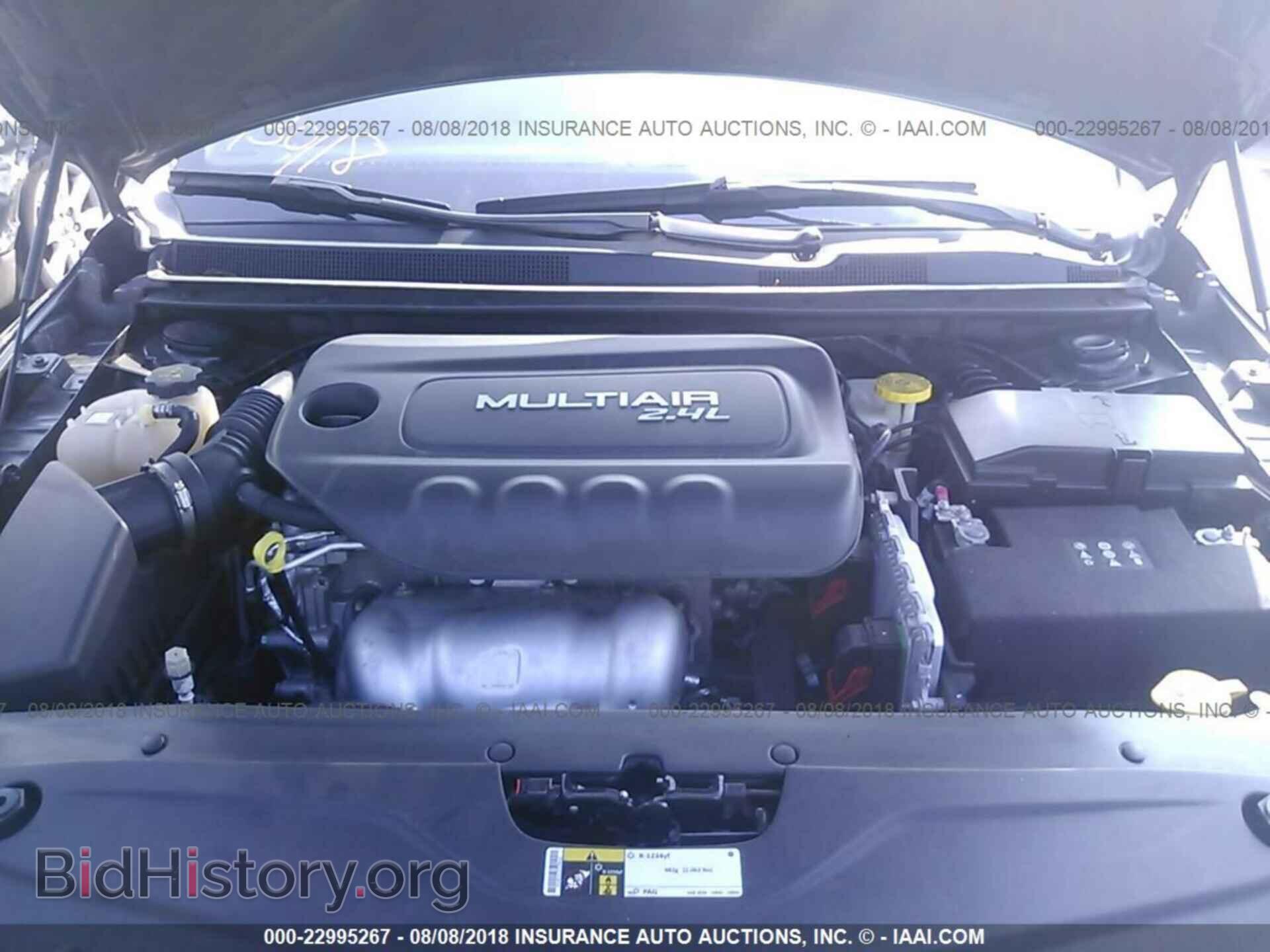 2016 Chrysler 200 - VIN: 1C3CCCBB0GN125618 - Фото 10