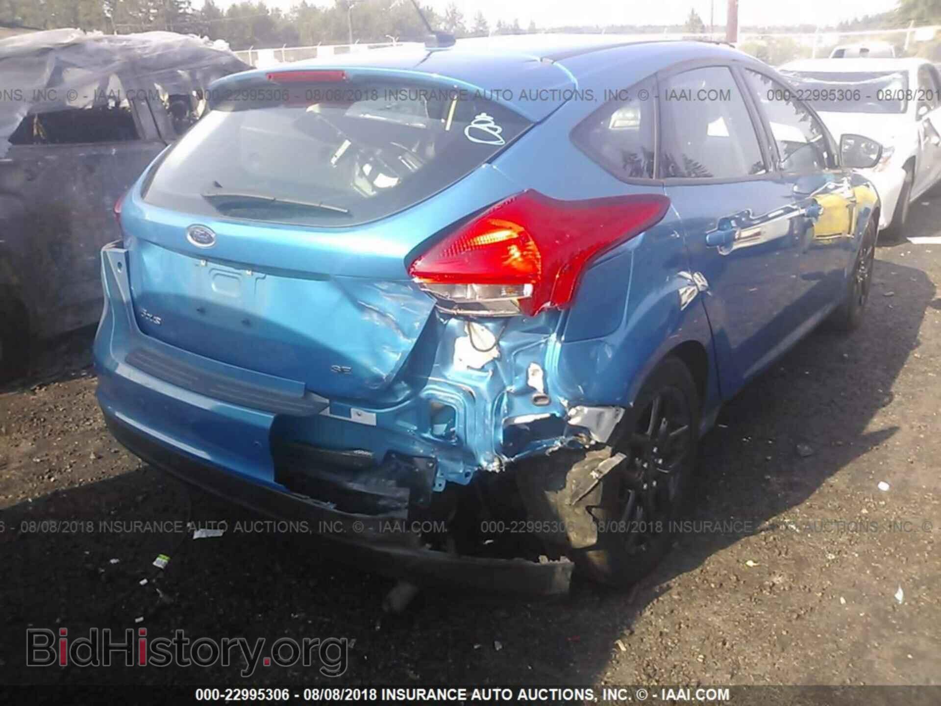 2016 Ford Focus - VIN: 1FADP3K25GL209584 - Photo 4
