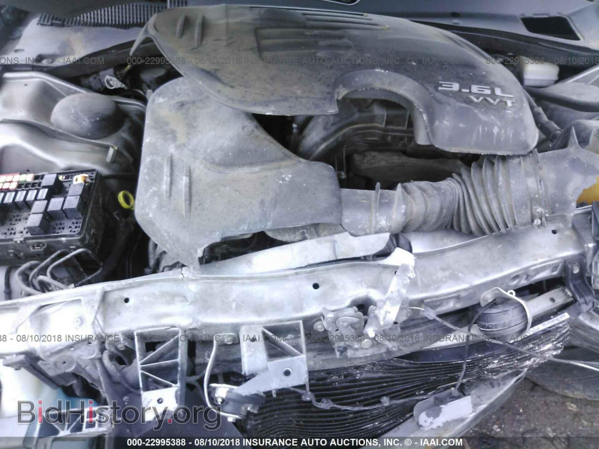 2011 Dodge Charger - VIN: 2B3CL3CG3BH608321 - Photo 10