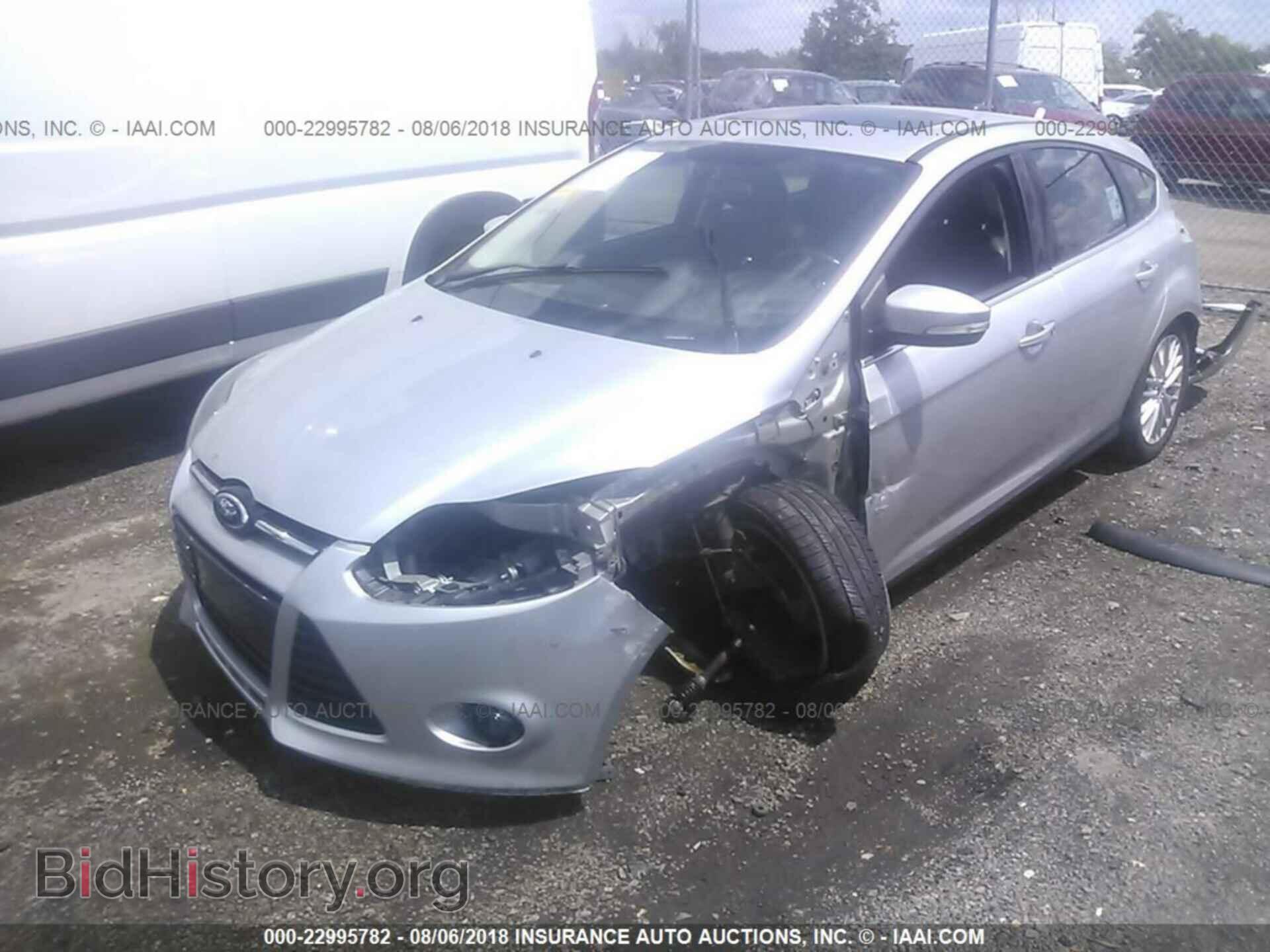 2014 Ford Focus - VIN: 1FADP3N28EL142942 - Фото 2