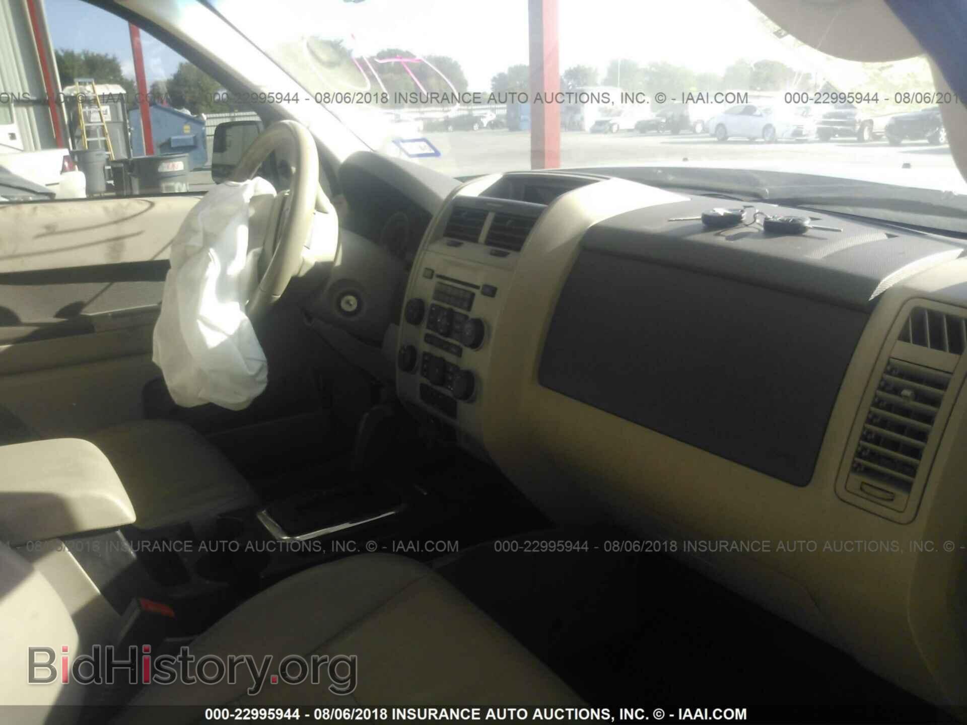 2011 Ford Escape - VIN: 1FMCU0DG6BKA74096 - Photo 5