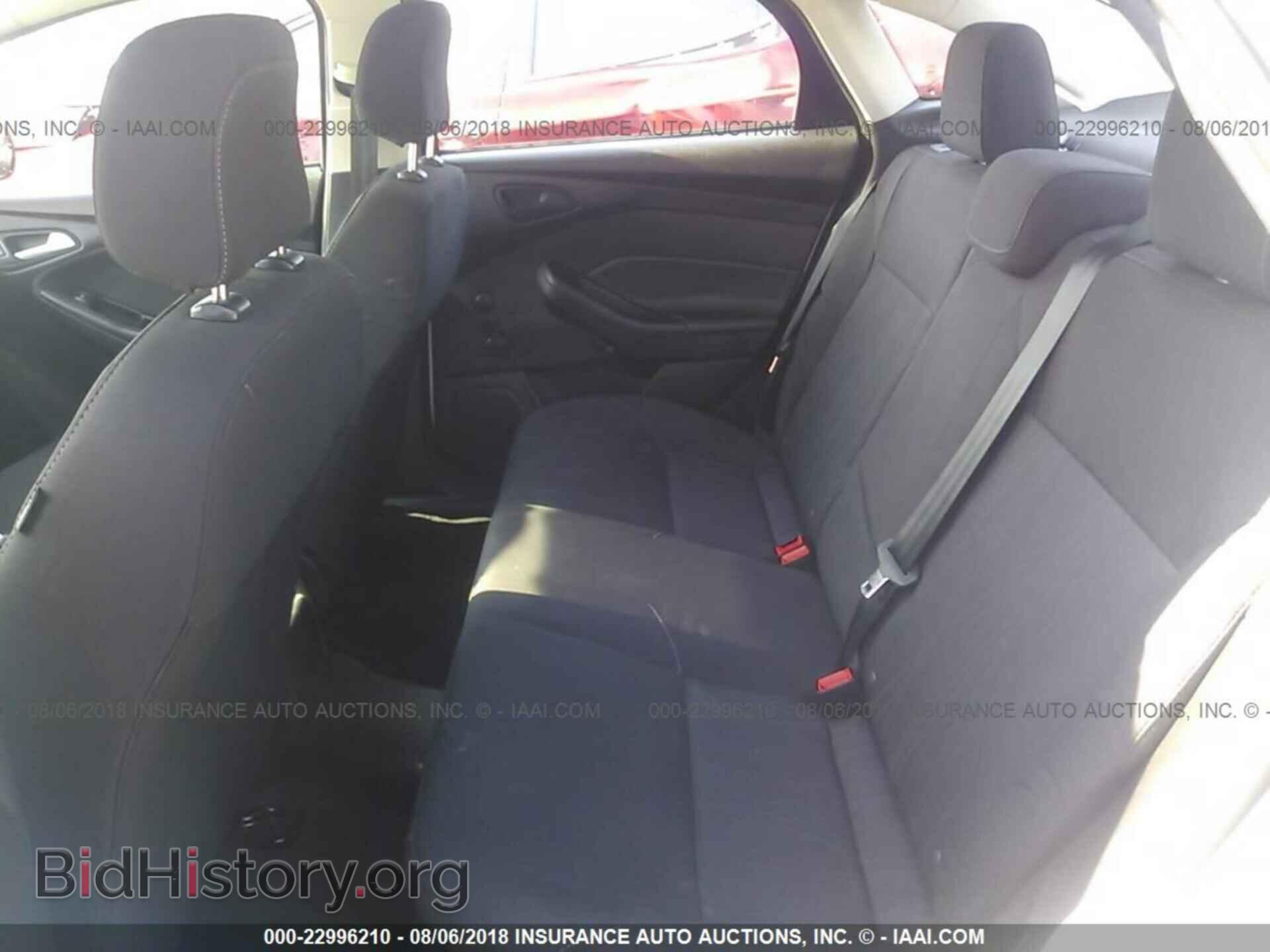2016 Ford Focus - VIN: 1FADP3E29GL390636 - Photo 8