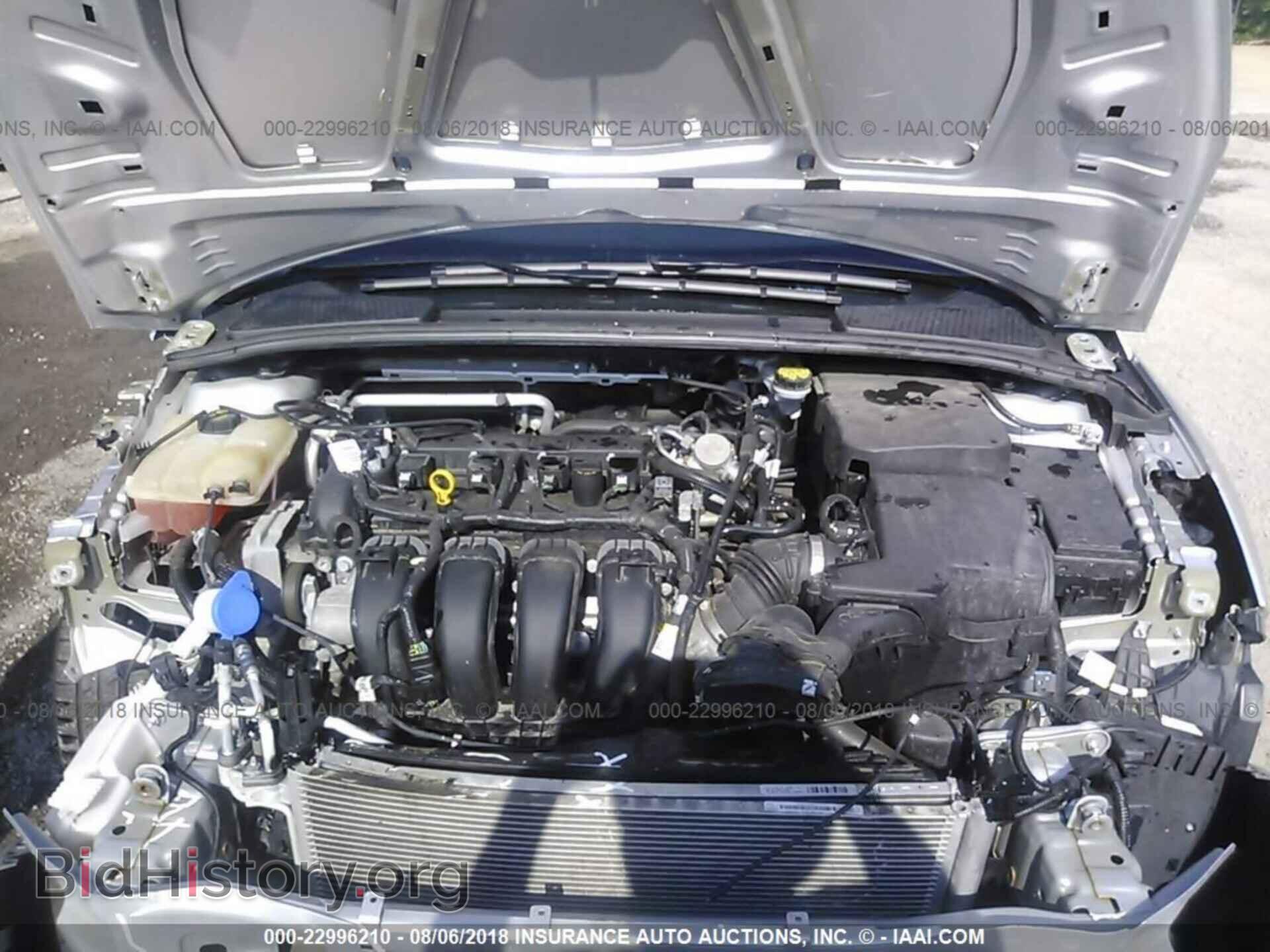2016 Ford Focus - VIN: 1FADP3E29GL390636 - Photo 10