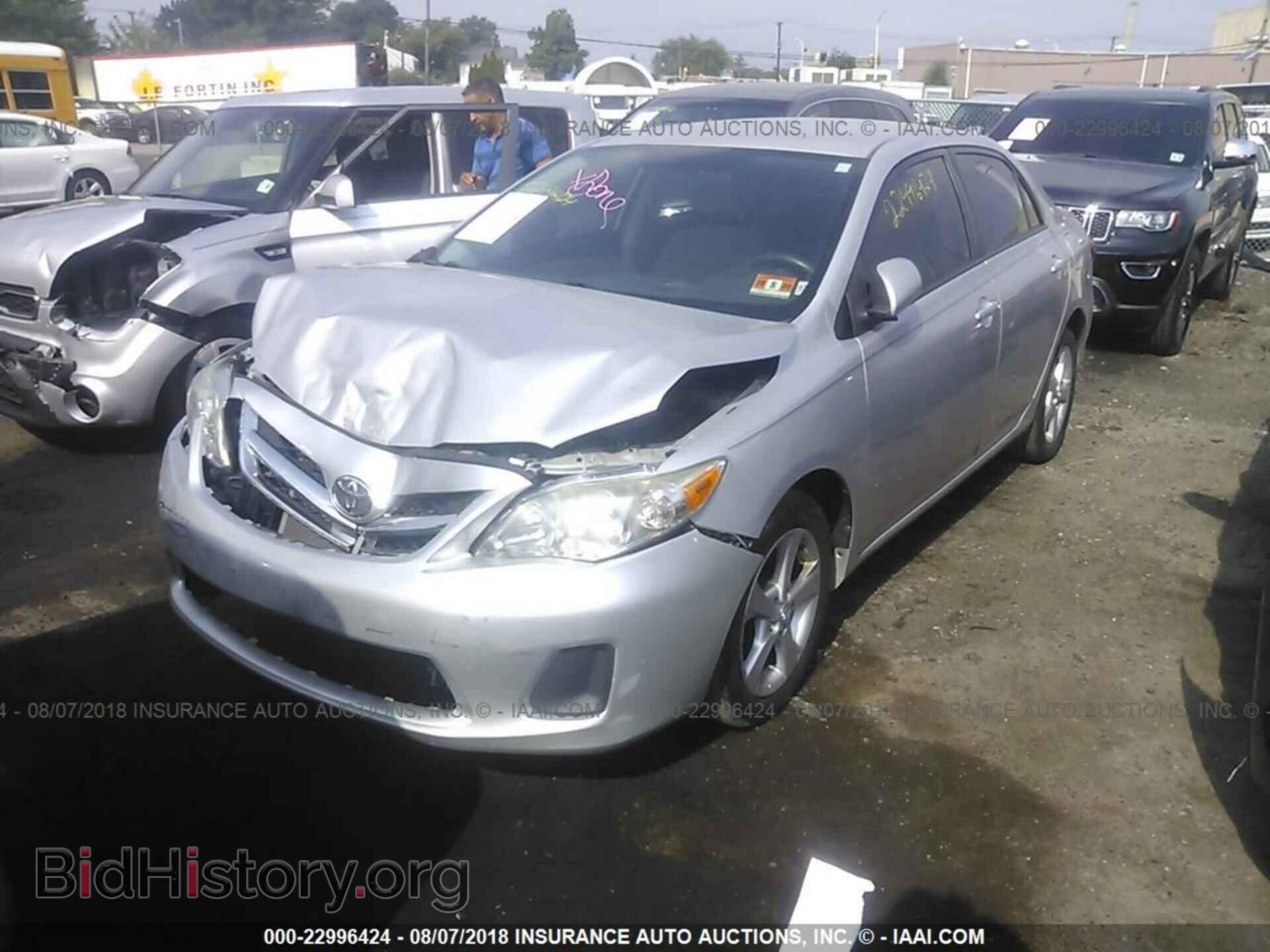 2011 Toyota Corolla - VIN: 2T1BU4EEXBC643604 - Фото 2