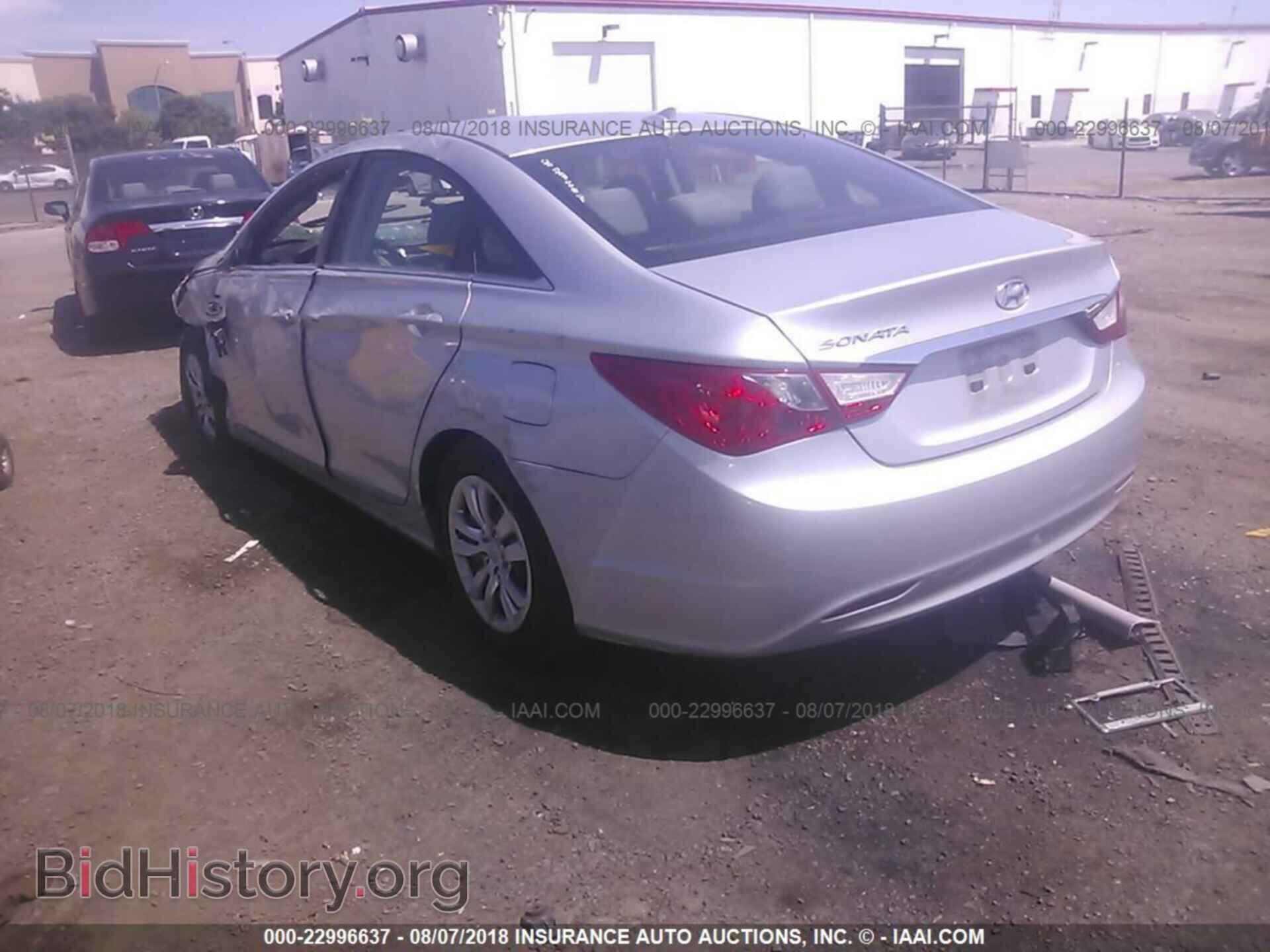 2012 Hyundai Sonata - VIN: 5NPEB4AC5CH418089 - Фото 3