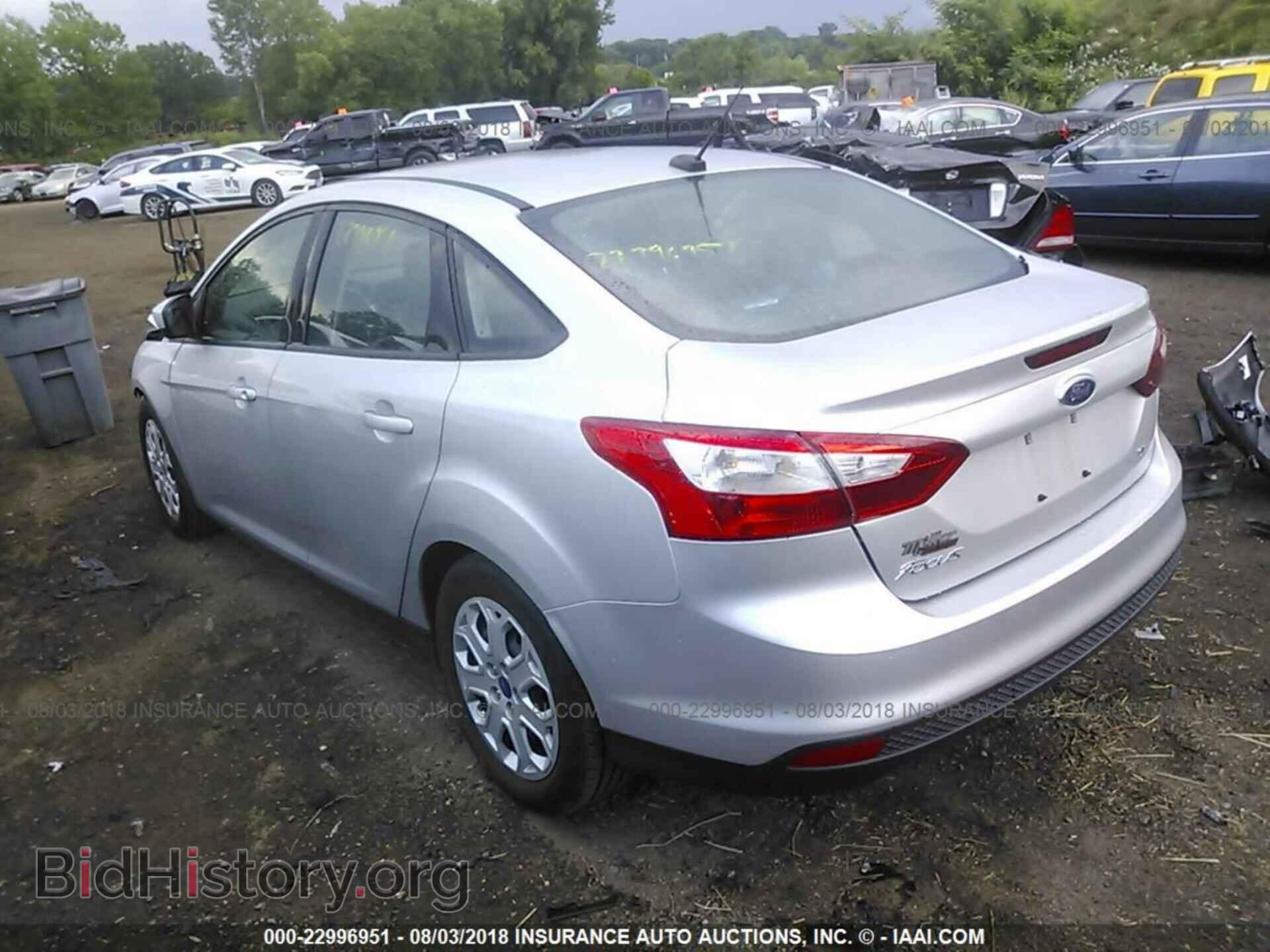 2012 Ford Focus - VIN: 1FAHP3F28CL207575 - Photo 3