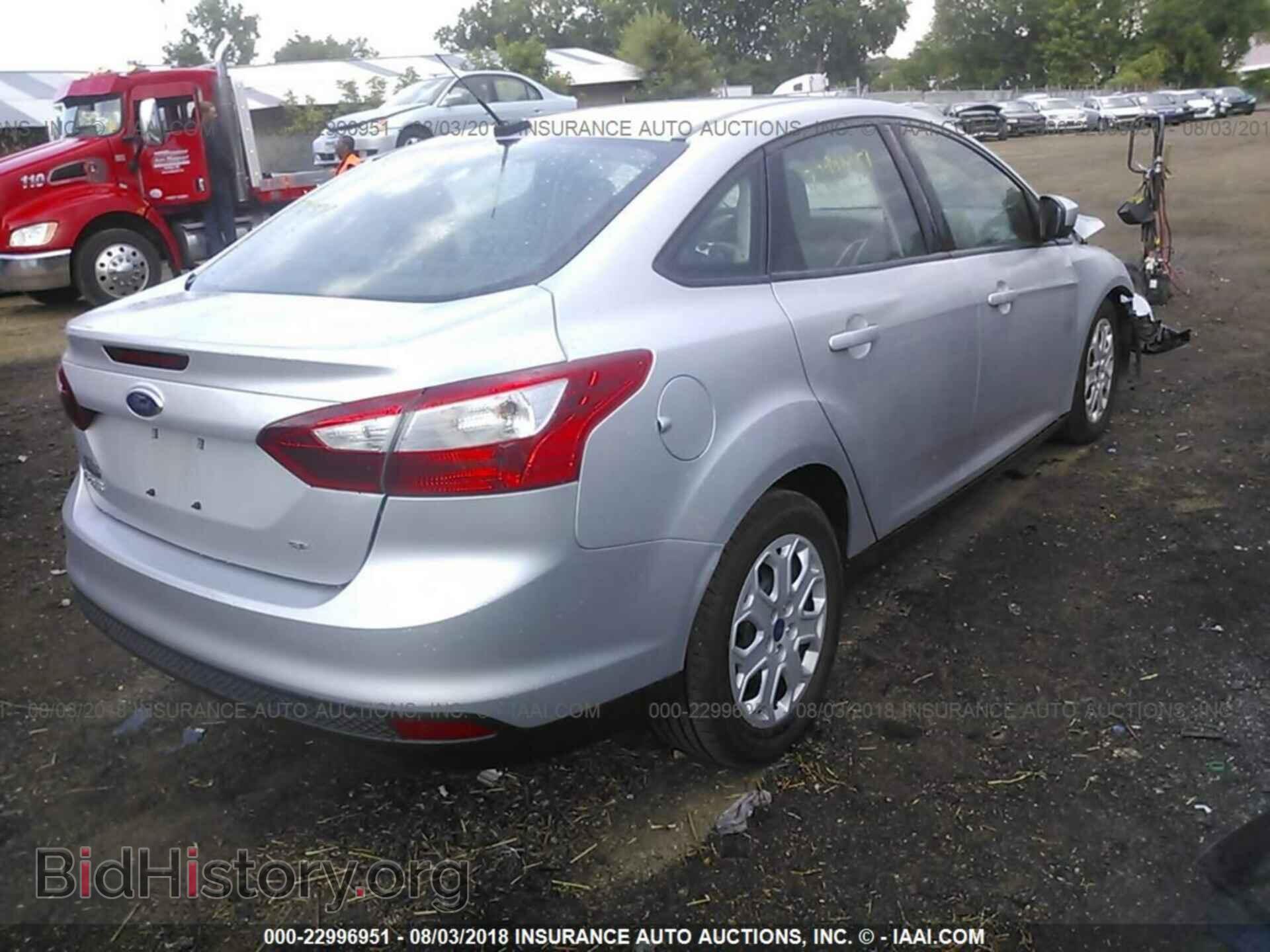 2012 Ford Focus - VIN: 1FAHP3F28CL207575 - Photo 4