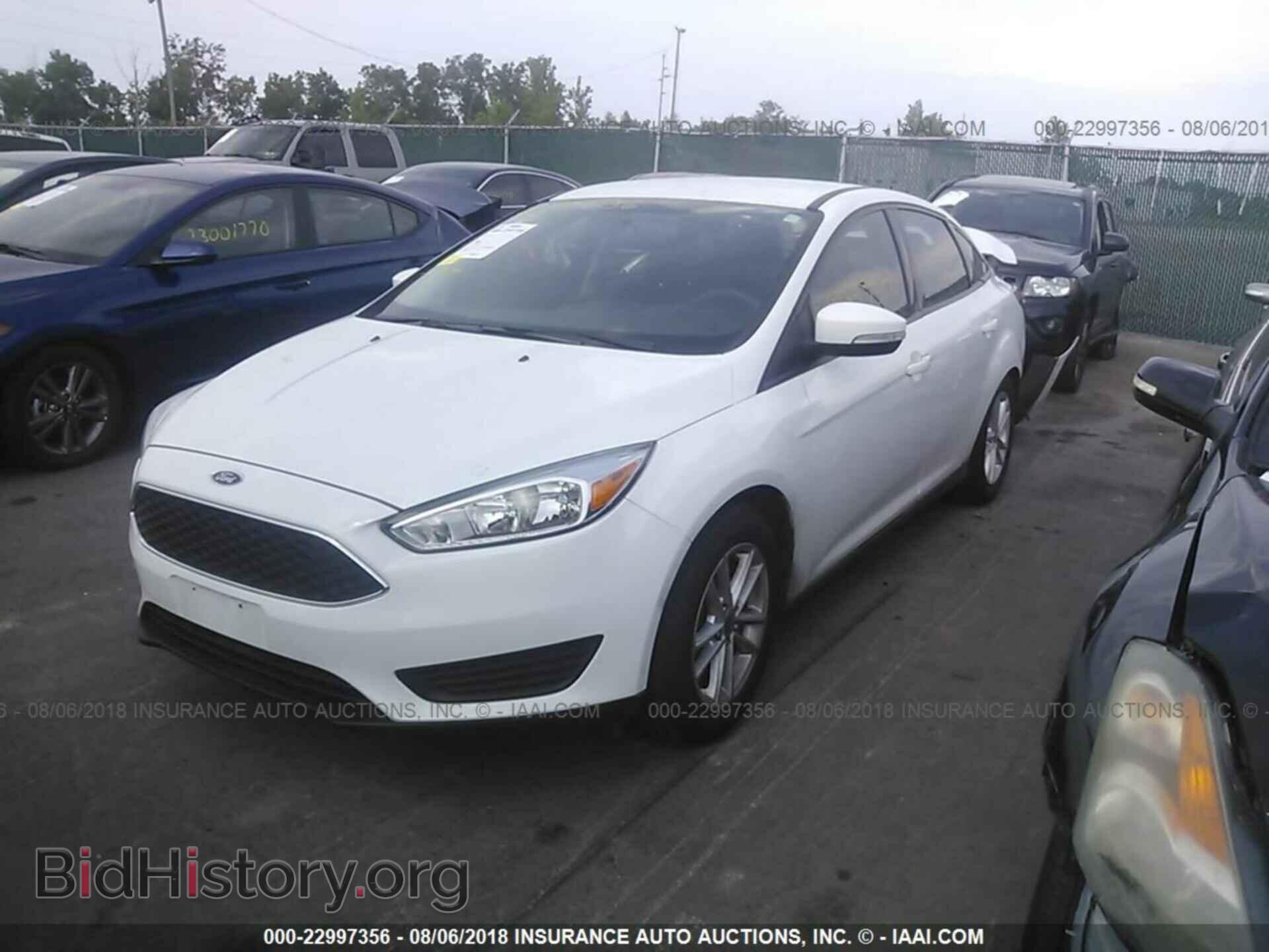 2016 Ford Focus - VIN: 1FADP3F25GL397825 - Photo 2