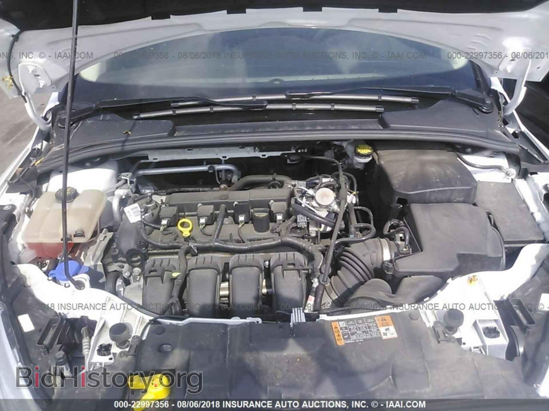 2016 Ford Focus - VIN: 1FADP3F25GL397825 - Photo 10