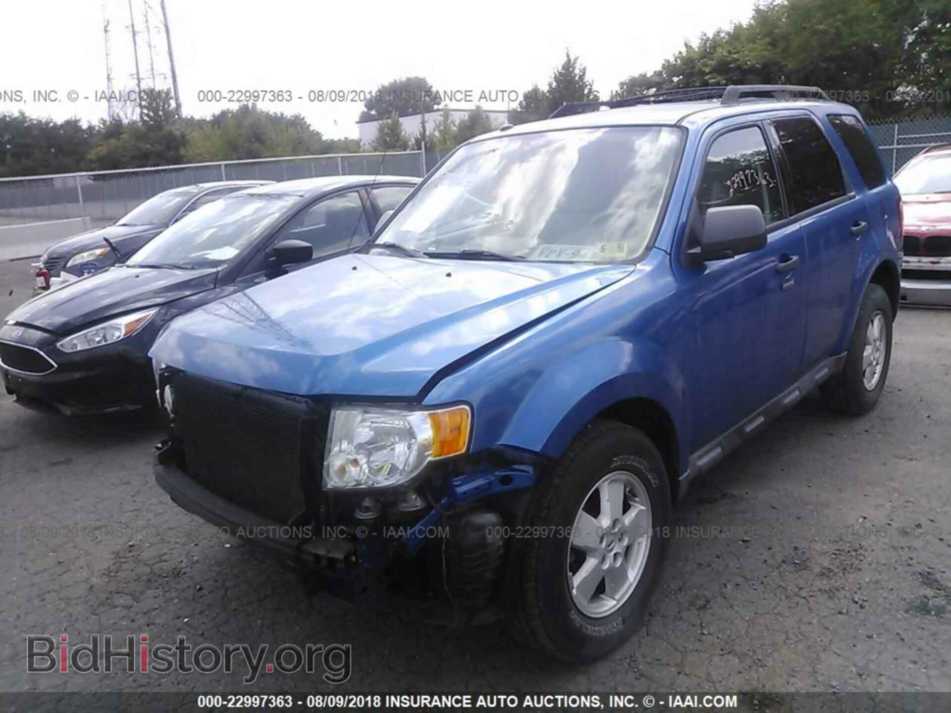 2012 Ford Escape - VIN: 1FMCU9D78CKC54945 - Photo 2