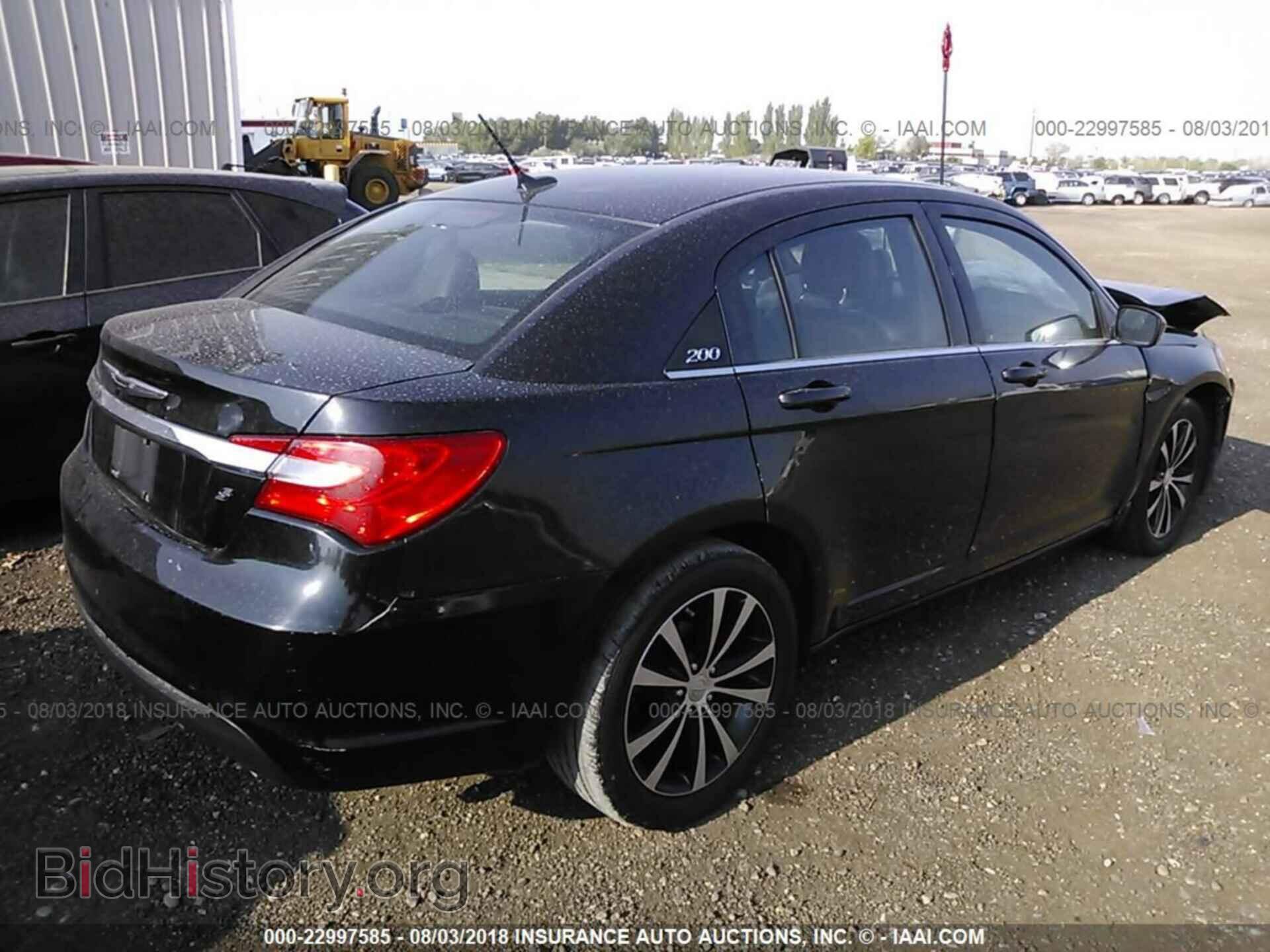 2013 Chrysler 200 - VIN: 1C3CCBCG2DN701936 - Фото 4