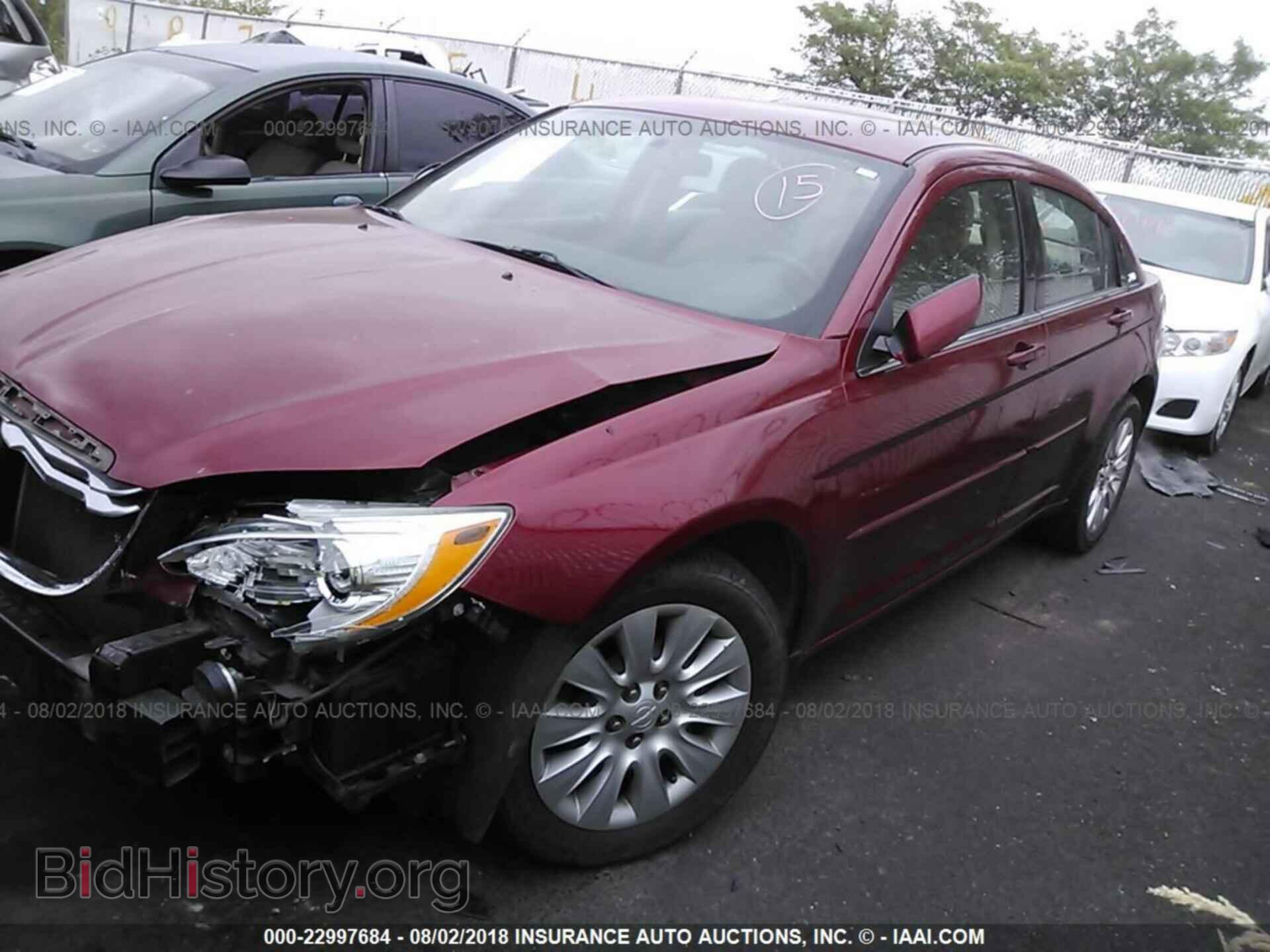 2012 Chrysler 200 - VIN: 1C3CCBAG2CN246247 - Фото 2