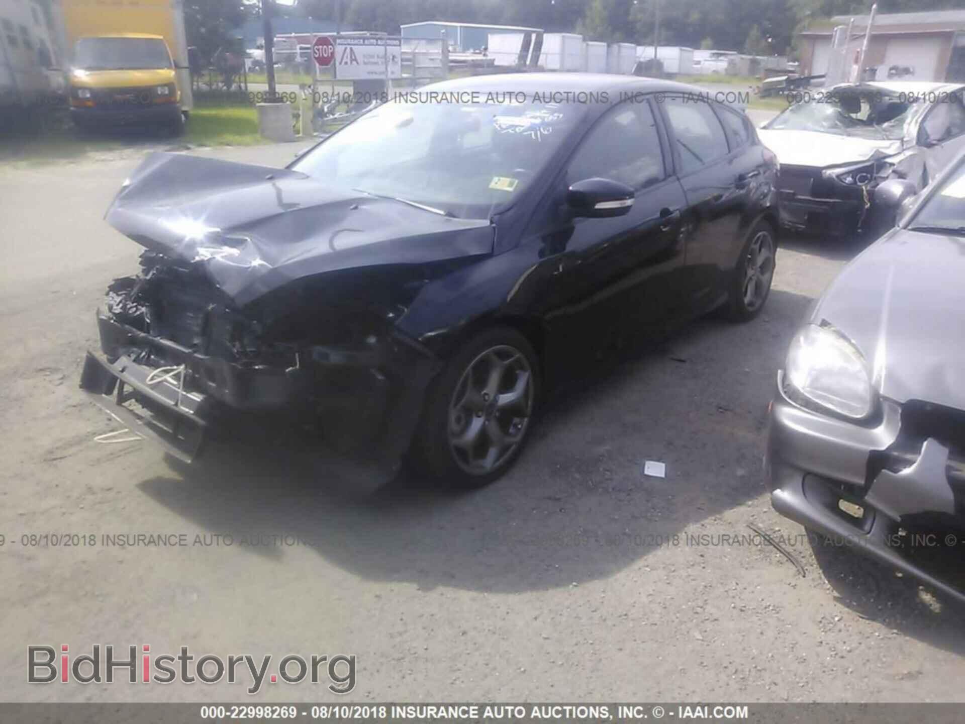 2016 Ford Focus - VIN: 1FADP3L94GL402711 - Photo 2