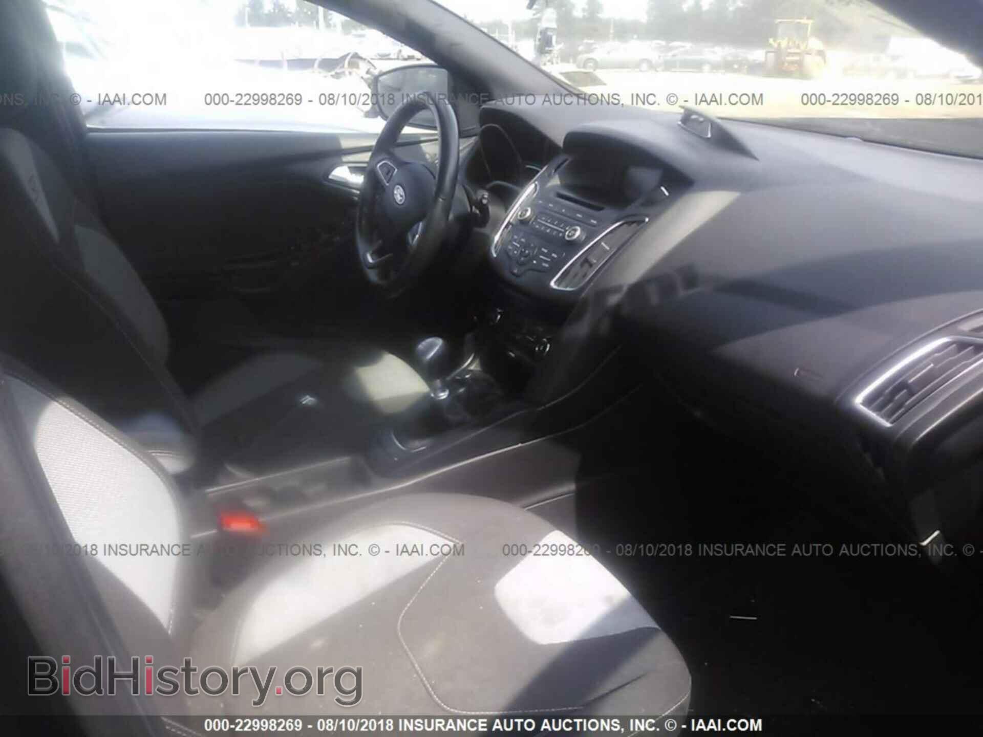 2016 Ford Focus - VIN: 1FADP3L94GL402711 - Photo 5