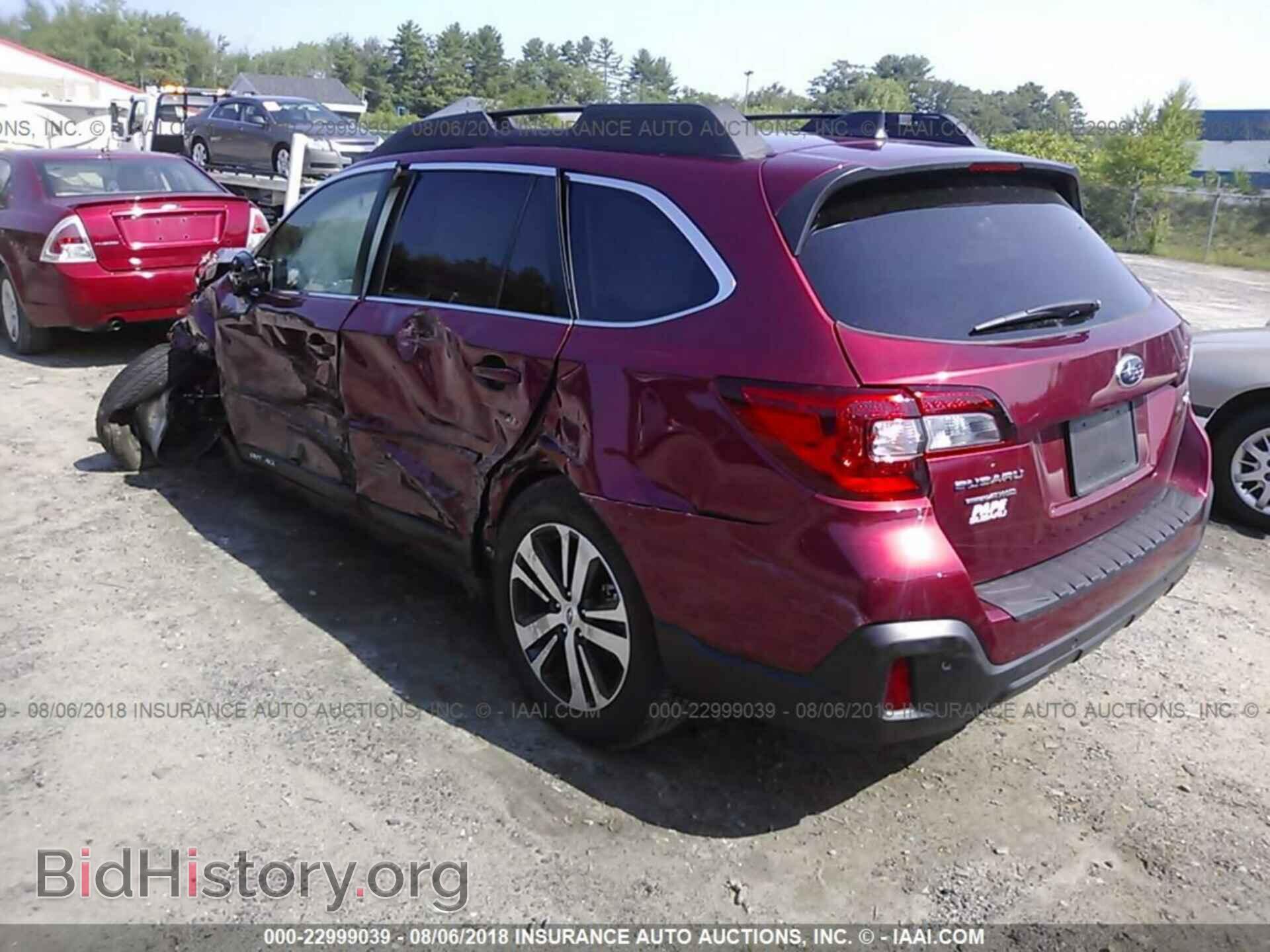 2018 Subaru Outback - VIN: 4S4BSANCXJ3290710 - Фото 3