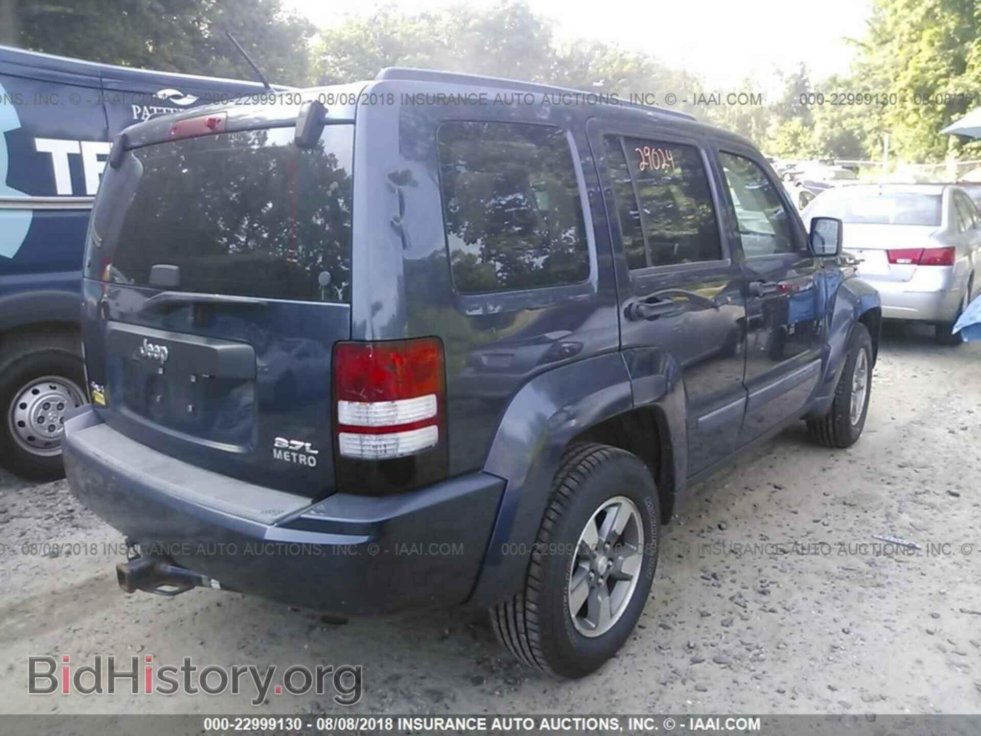 2008 JEEP LIBERTY - VIN: 1J8GN28K08W202078 - Фото 4